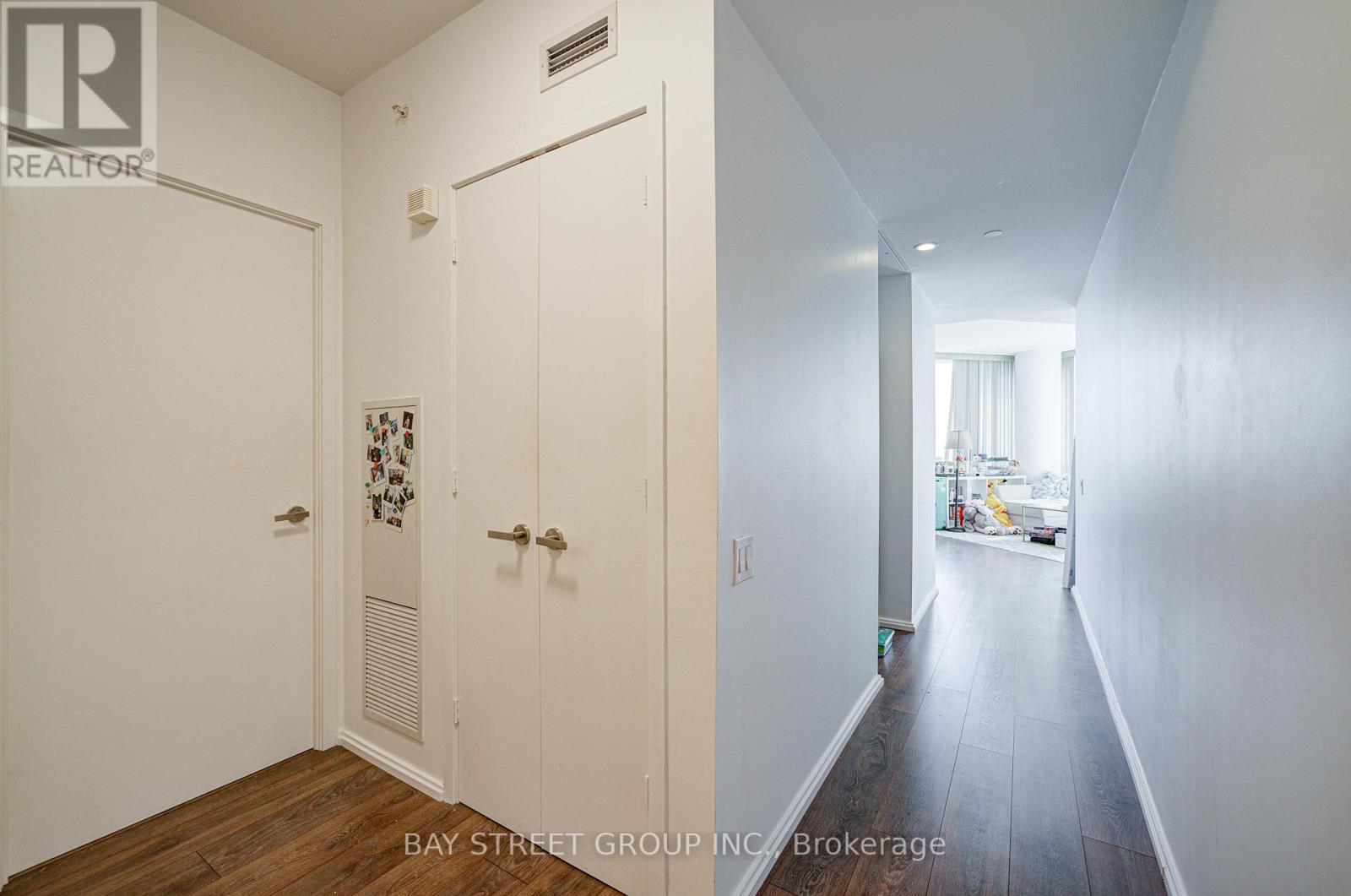 1201 - 45 Charles Street E, Toronto, Ontario  M4Y 0B8 - Photo 6 - C12453376
