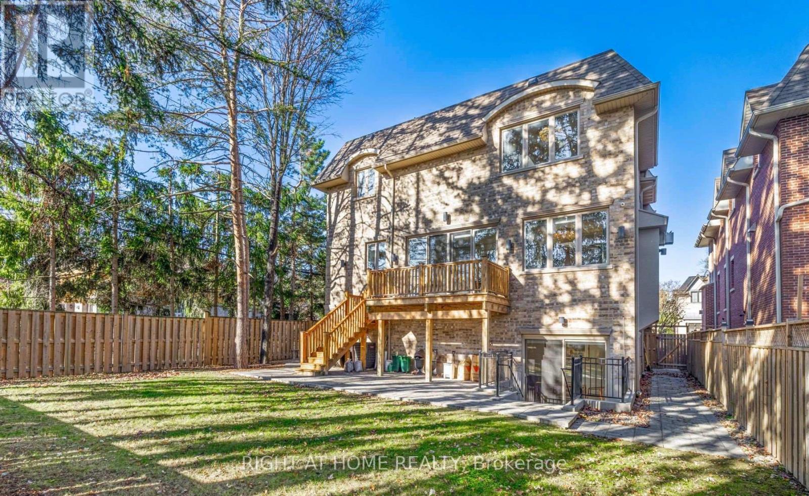 85 Kingsdale Avenue, Toronto, Ontario  M2N 3W5 - Photo 2 - C12453379