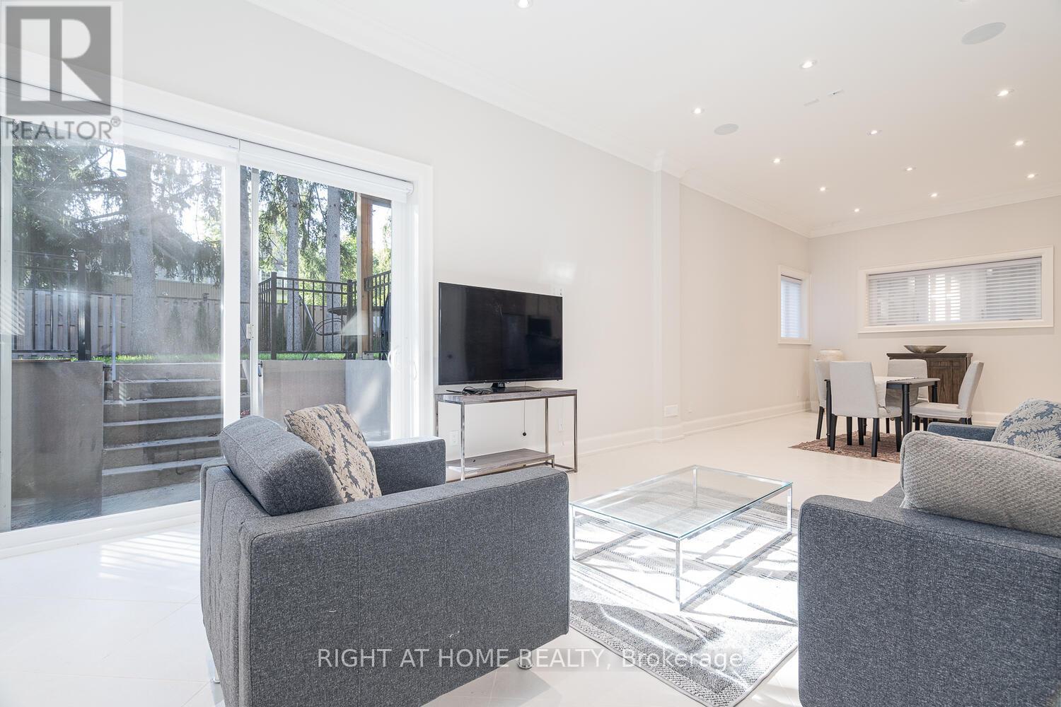 85 Kingsdale Avenue, Toronto, Ontario  M2N 3W5 - Photo 4 - C12453379