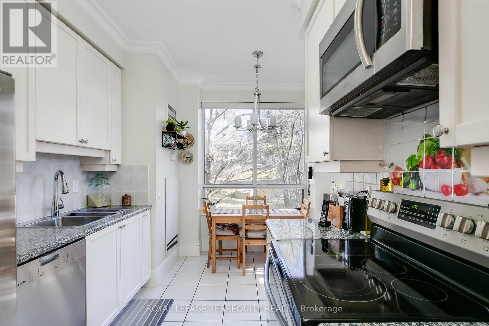 120 - 80 Harrison Garden Boulevard, Toronto, Ontario  M2N 7E3 - Photo 11 - C12453413