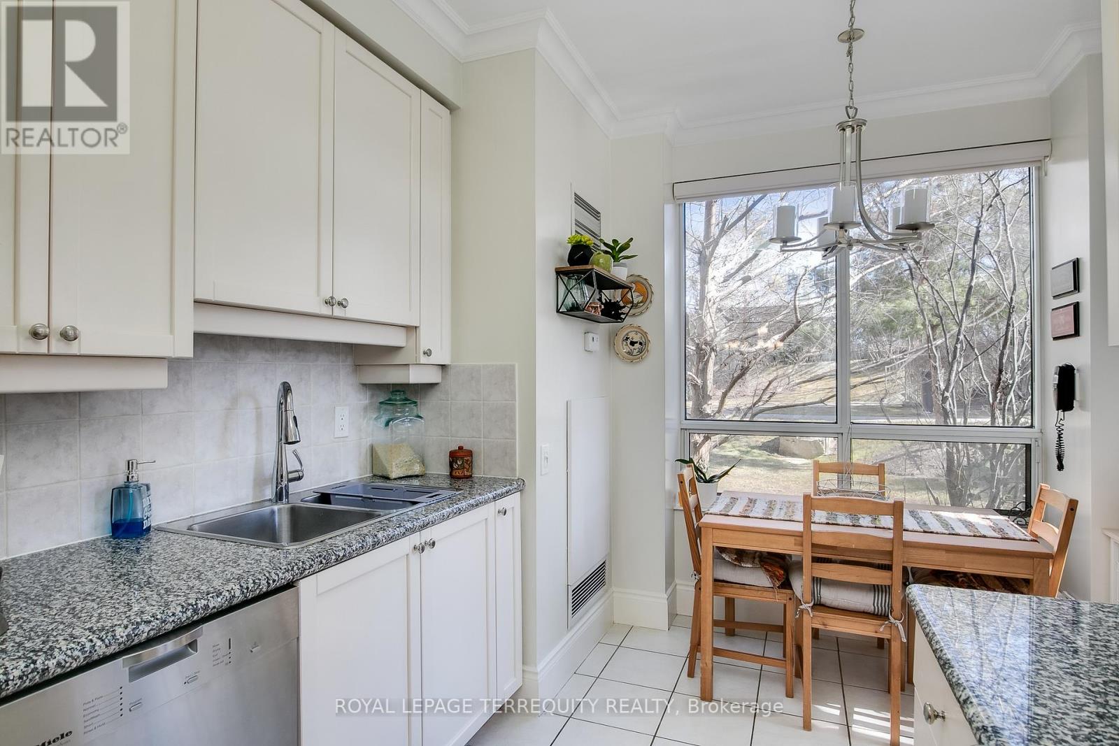 120 - 80 Harrison Garden Boulevard, Toronto, Ontario  M2N 7E3 - Photo 12 - C12453413