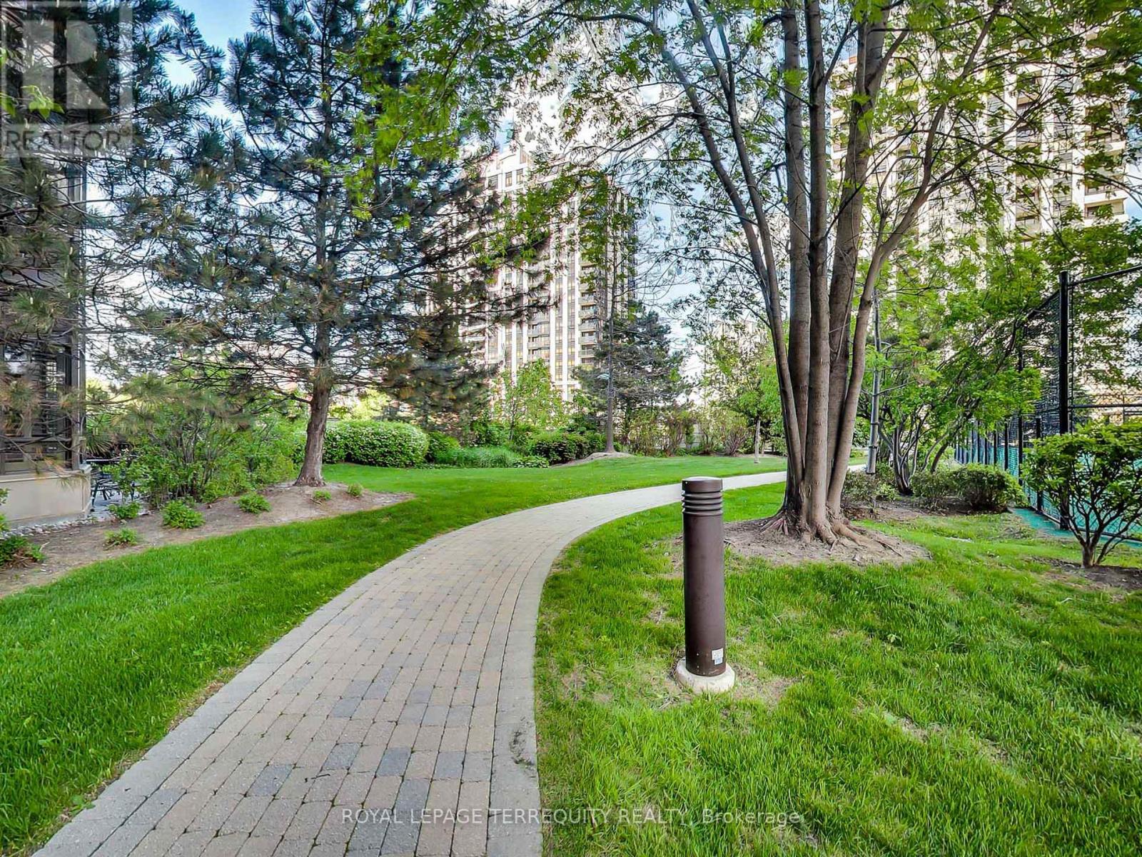 120 - 80 Harrison Garden Boulevard, Toronto, Ontario  M2N 7E3 - Photo 30 - C12453413