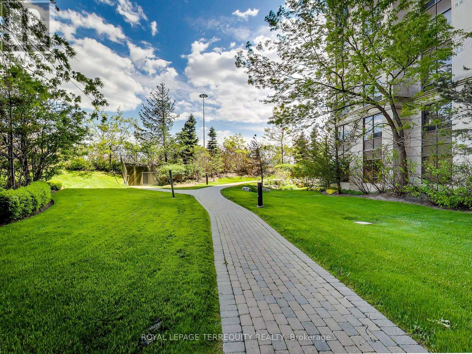 120 - 80 Harrison Garden Boulevard, Toronto, Ontario  M2N 7E3 - Photo 31 - C12453413