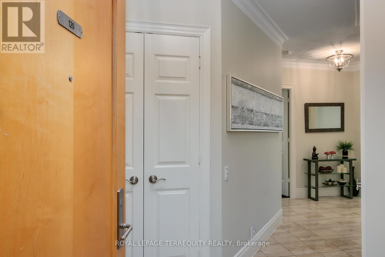 120 - 80 Harrison Garden Boulevard, Toronto, Ontario  M2N 7E3 - Photo 4 - C12453413