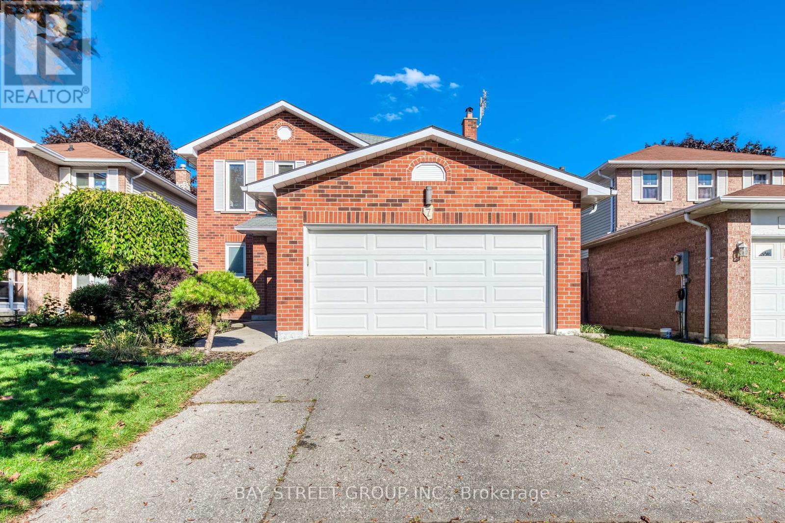 7 Empson Court, Ajax, Ontario  L1S 3Y3 - Photo 2 - E12453368