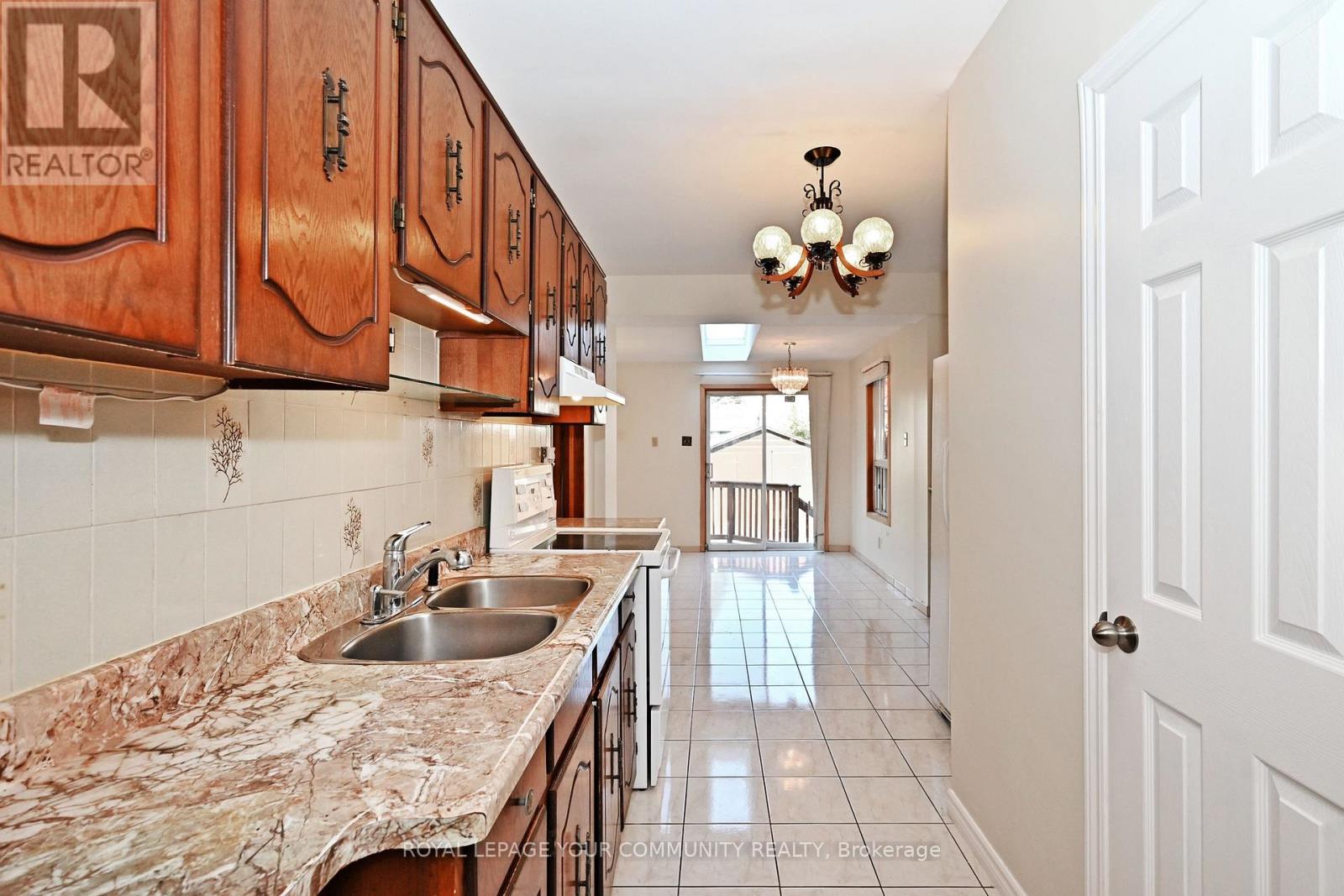 284 Wolverleigh Boulevard, Toronto, Ontario  M4C 1S4 - Photo 16 - E12453369
