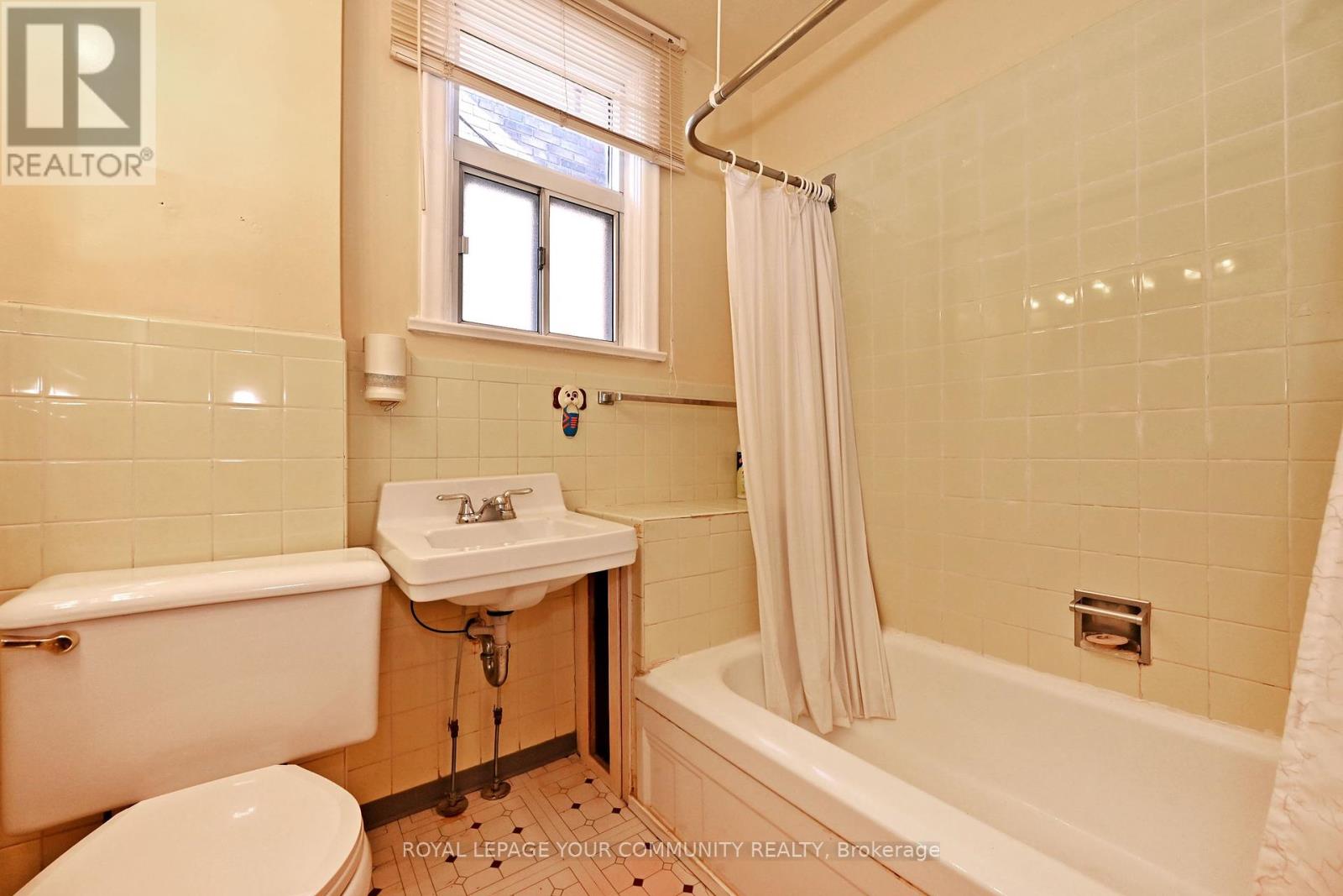 284 Wolverleigh Boulevard, Toronto, Ontario  M4C 1S4 - Photo 36 - E12453369