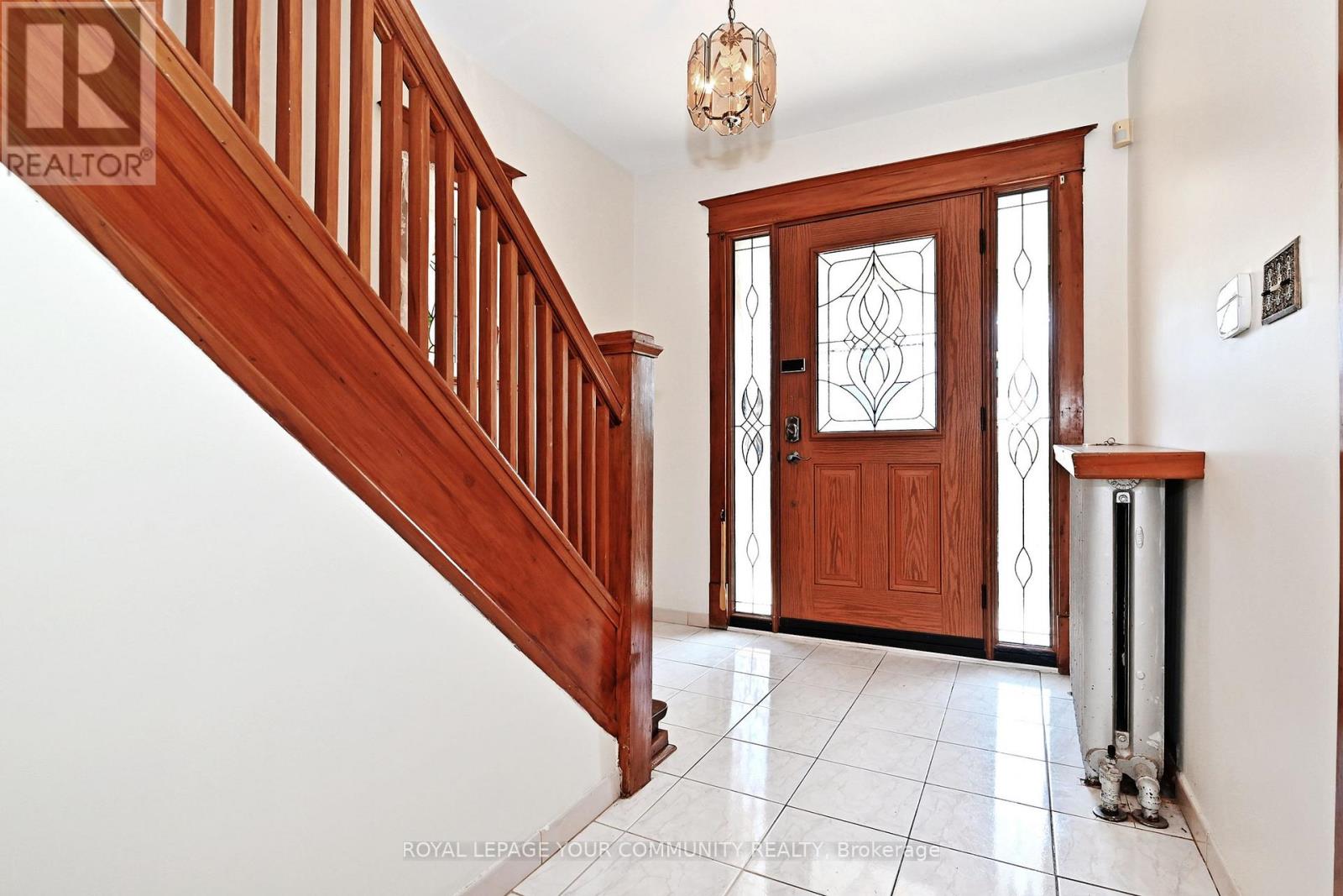 284 Wolverleigh Boulevard, Toronto, Ontario  M4C 1S4 - Photo 4 - E12453369