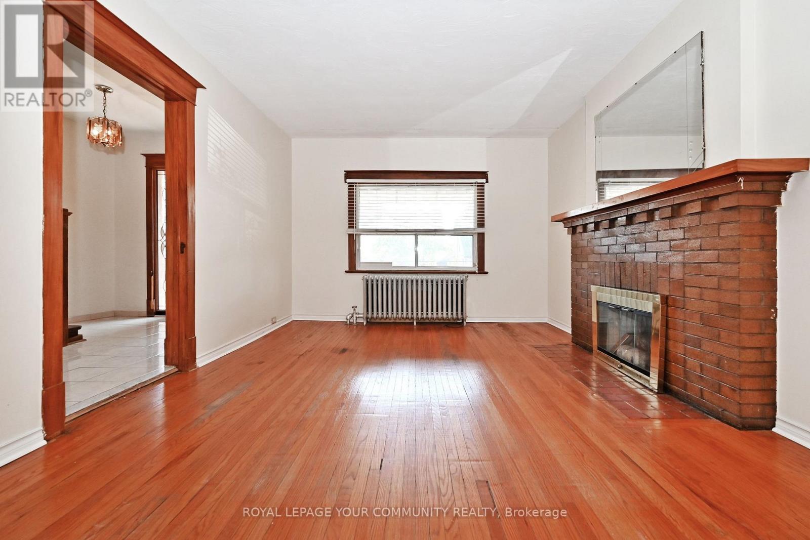 284 Wolverleigh Boulevard, Toronto, Ontario  M4C 1S4 - Photo 6 - E12453369