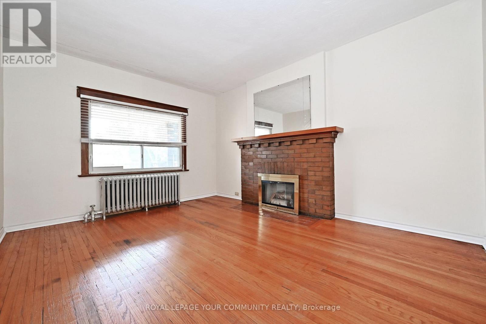 284 Wolverleigh Boulevard, Toronto, Ontario  M4C 1S4 - Photo 7 - E12453369