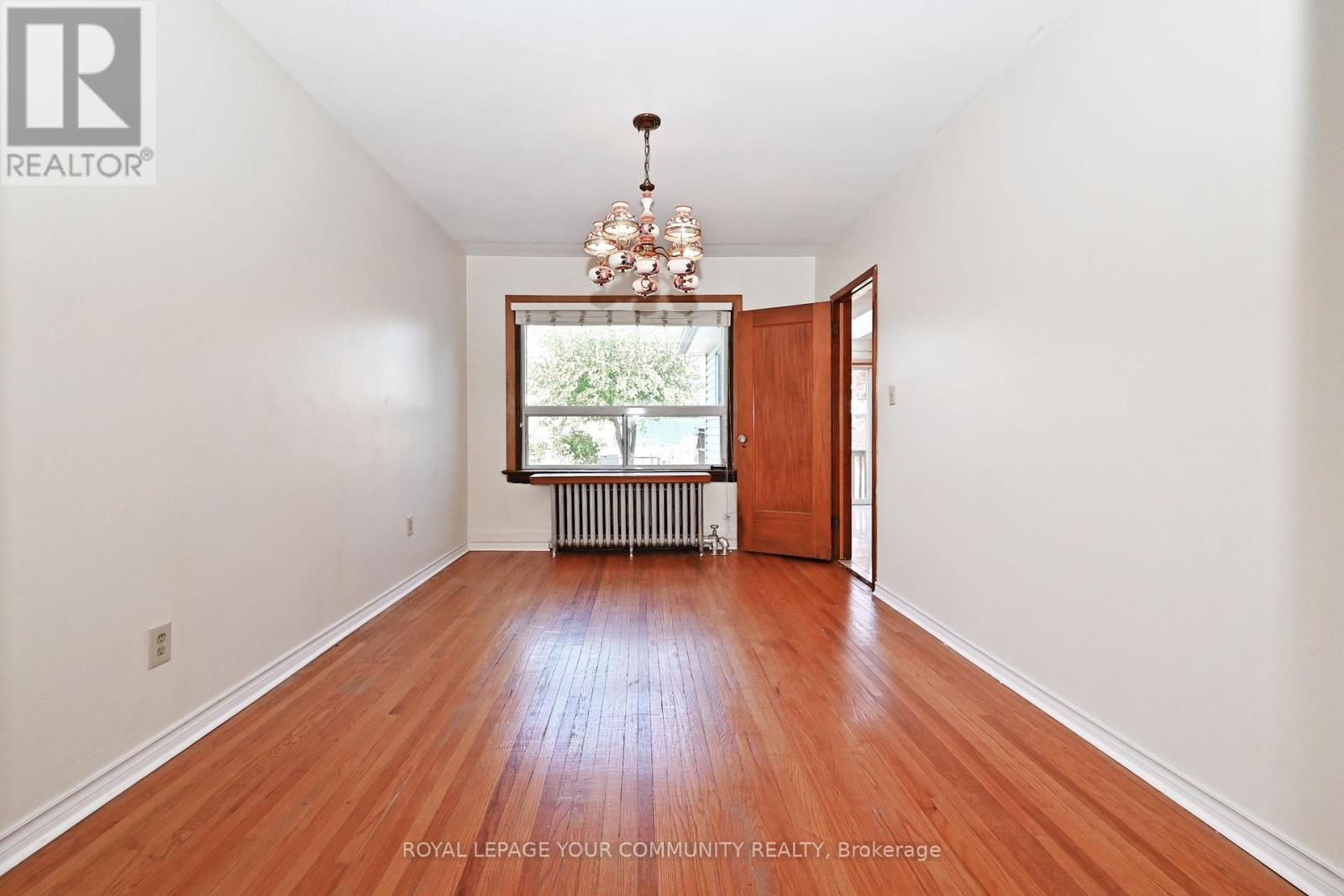 284 Wolverleigh Boulevard, Toronto, Ontario  M4C 1S4 - Photo 8 - E12453369