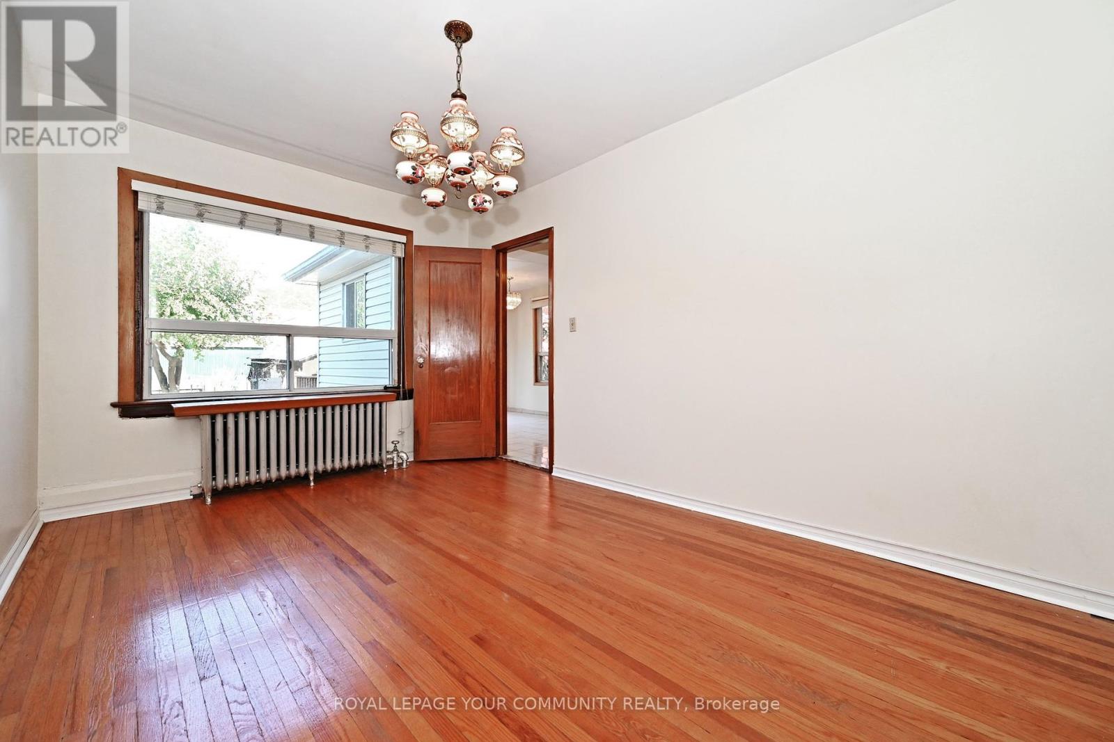 284 Wolverleigh Boulevard, Toronto, Ontario  M4C 1S4 - Photo 9 - E12453369