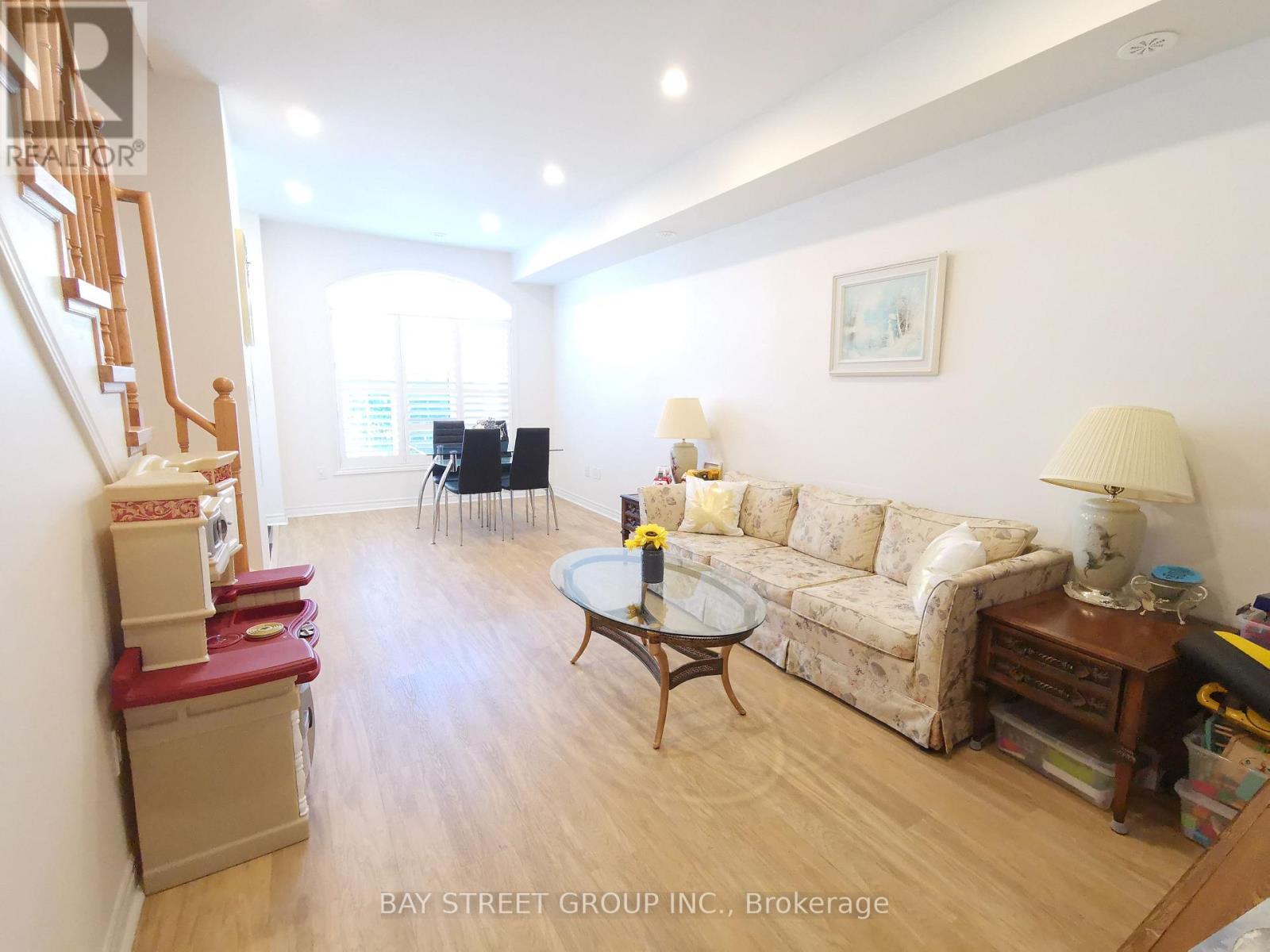 5 - 5 Eaton Park Lane, Toronto, Ontario  M1W 0A5 - Photo 4 - E12453382