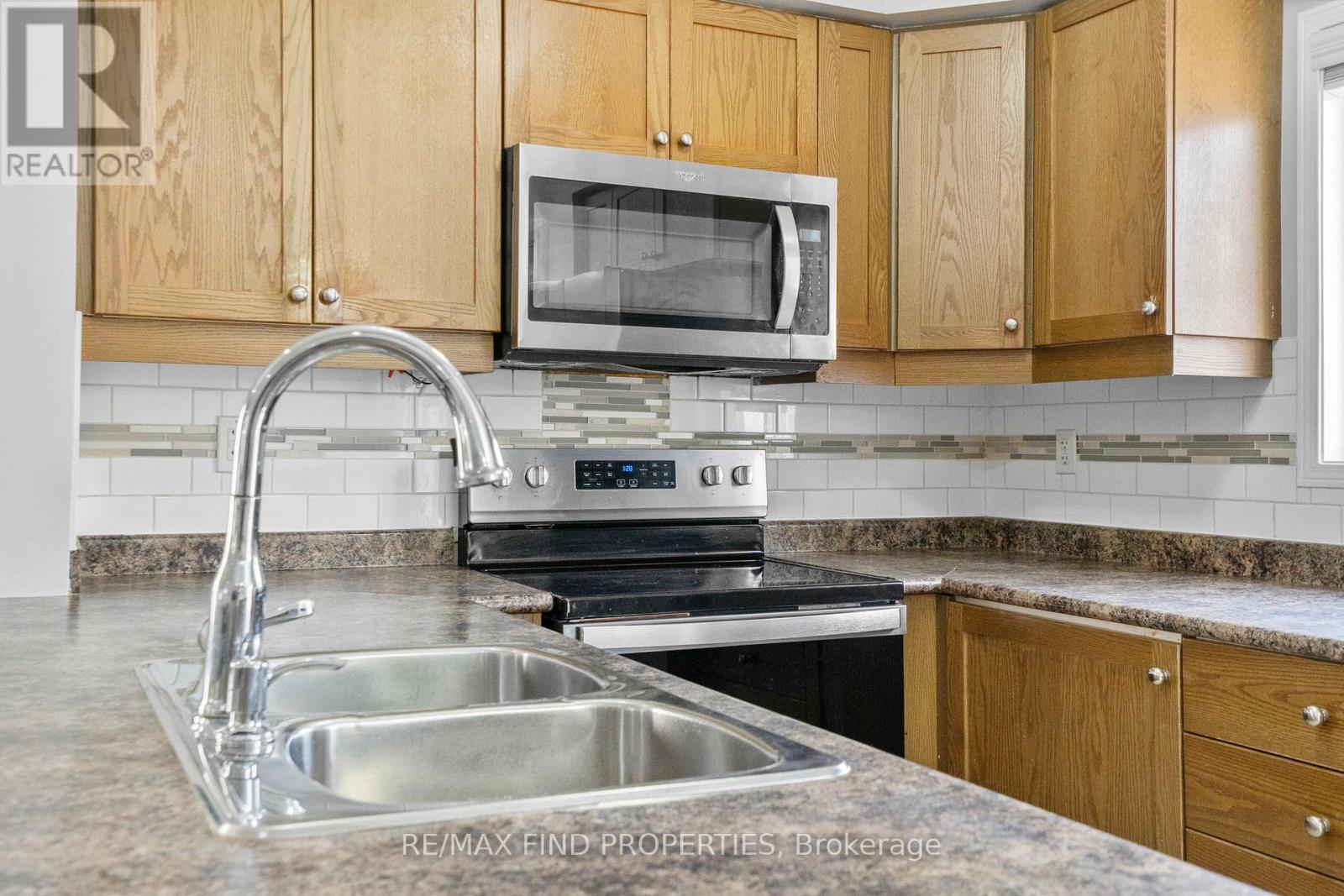 24 Bartolo Lane, Ajax, Ontario  L1T 0C2 - Photo 18 - E12453393