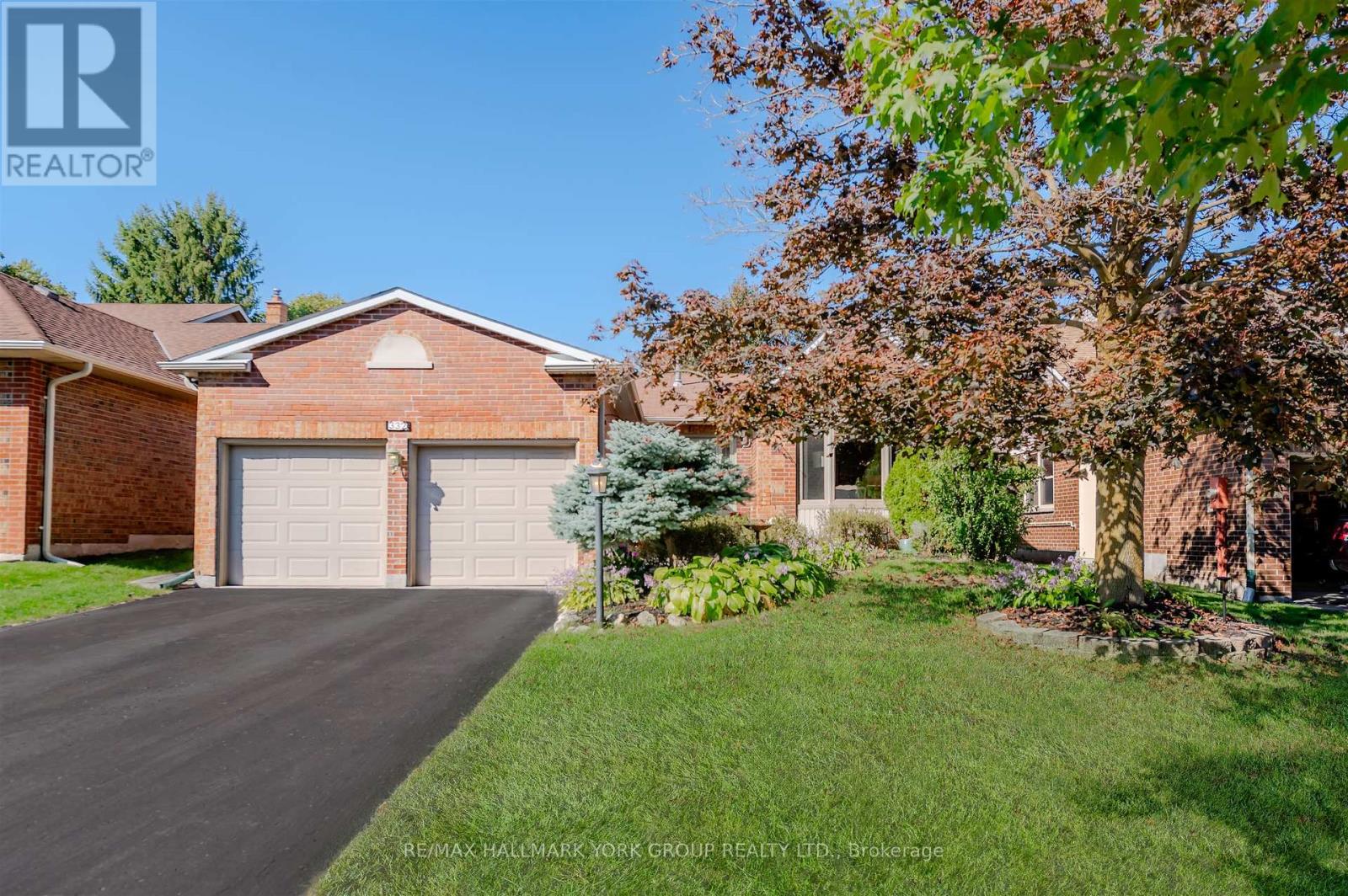 332 John Bowser Crescent, Newmarket, Ontario  L3Y 7P2 - Photo 5 - N12453400