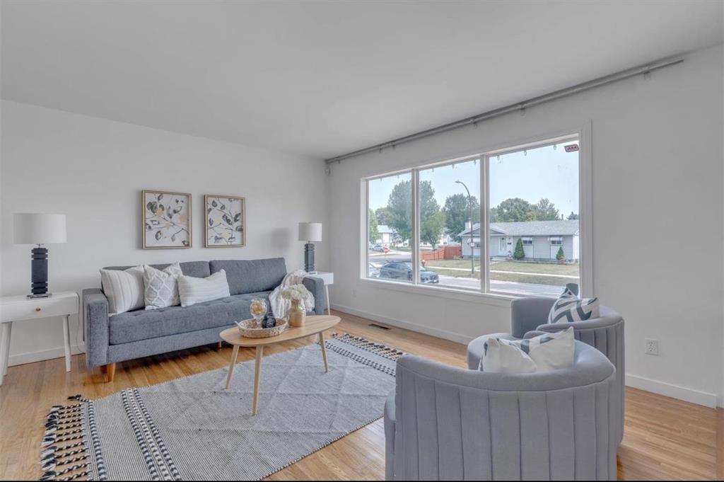 6 Madrill Close, Winnipeg, Manitoba  R2P 0J1 - Photo 1 - 202526181