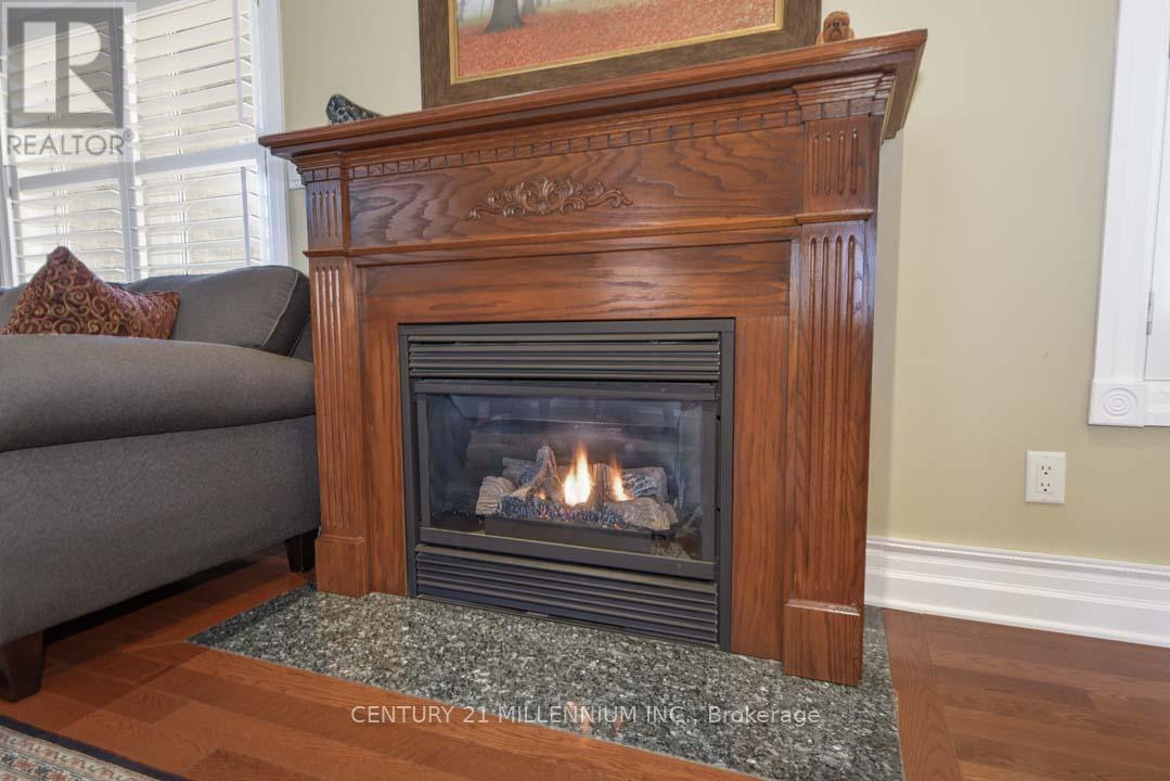 8 Castlewood Court, Caledon, Ontario  L7K 0C1 - Photo 14 - W12453371