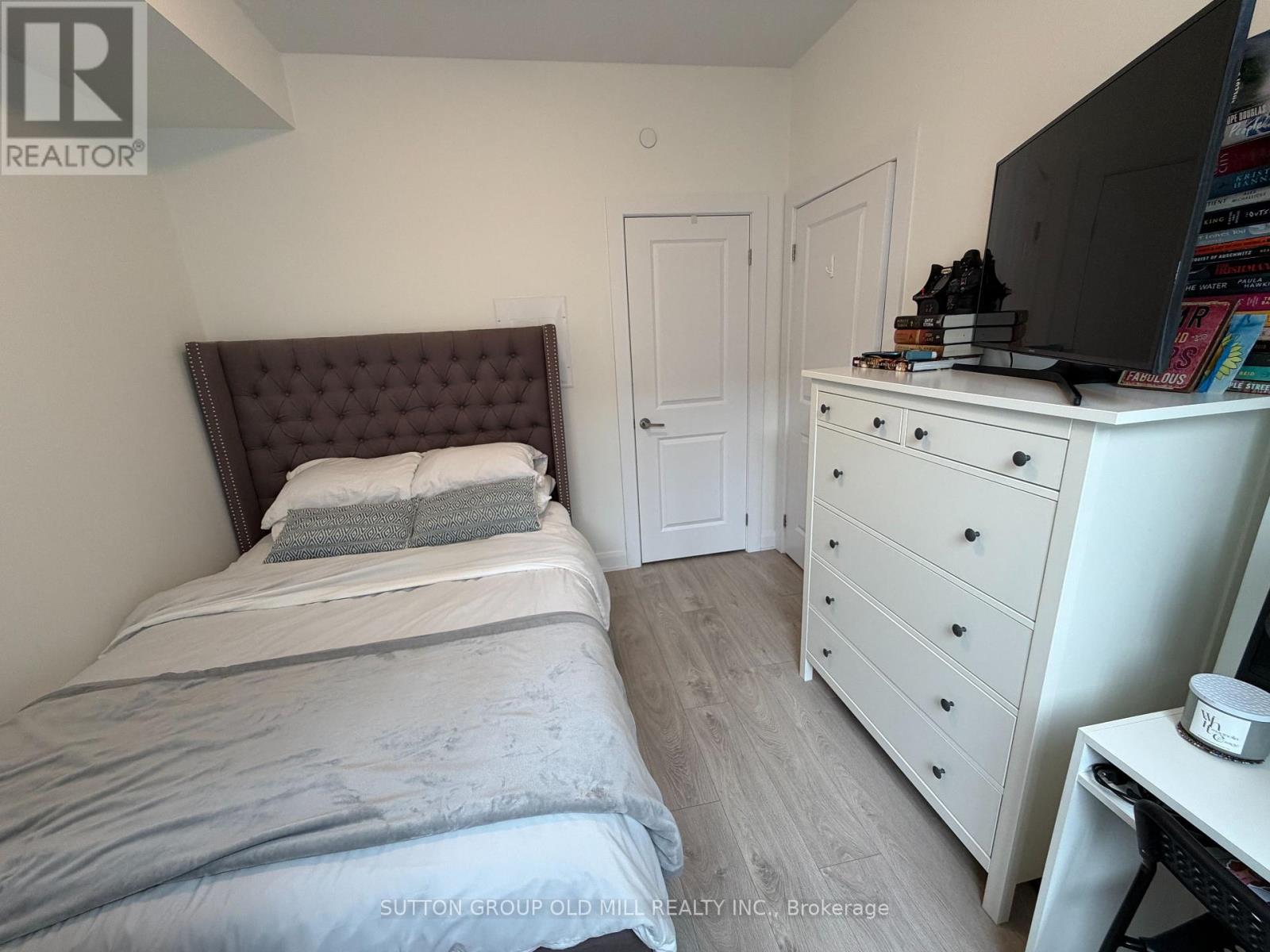 316 - 3220 William Coltson Avenue, Oakville, Ontario  L6H 7X9 - Photo 11 - W12453374