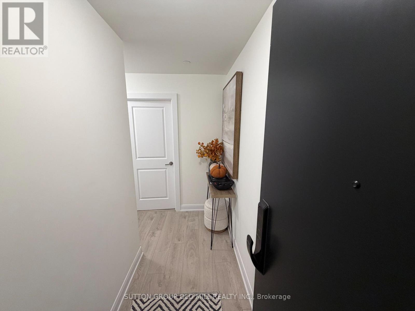 316 - 3220 William Coltson Avenue, Oakville, Ontario  L6H 7X9 - Photo 4 - W12453374