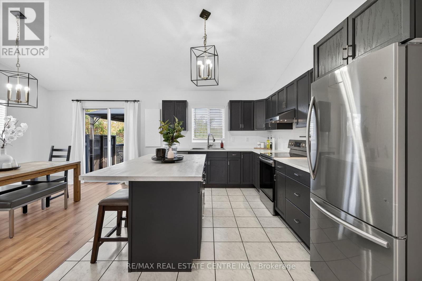 103 Hunter Road, Orangeville, Ontario  L9W 5C2 - Photo 12 - W12453375