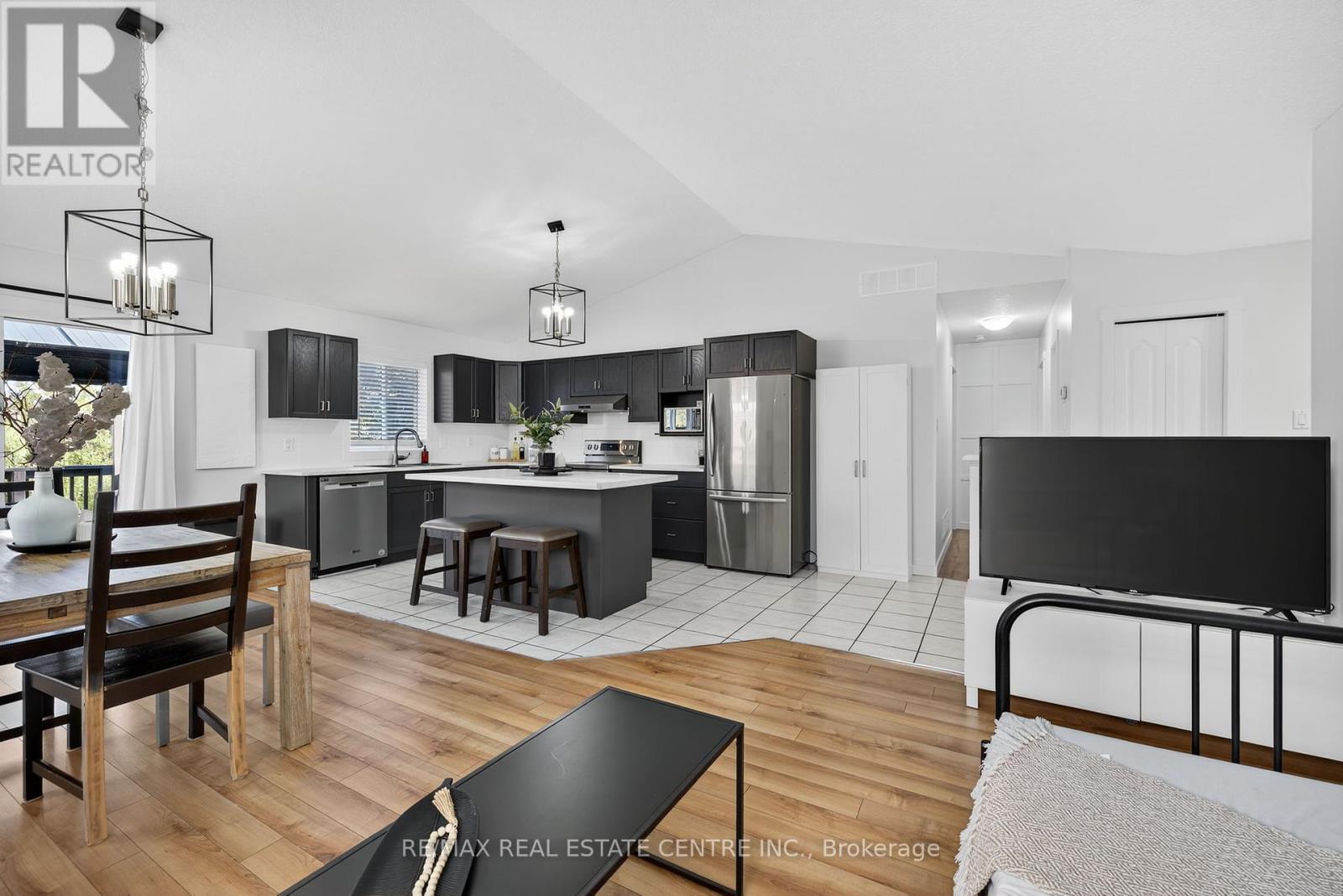 103 Hunter Road, Orangeville, Ontario  L9W 5C2 - Photo 18 - W12453375