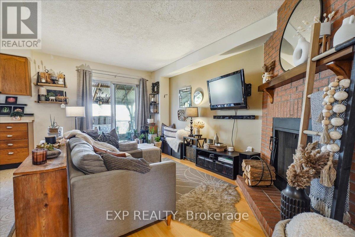 7 Rosset Valley Court, Halton Hills, Ontario  L7G 5E1 - Photo 12 - W12453389
