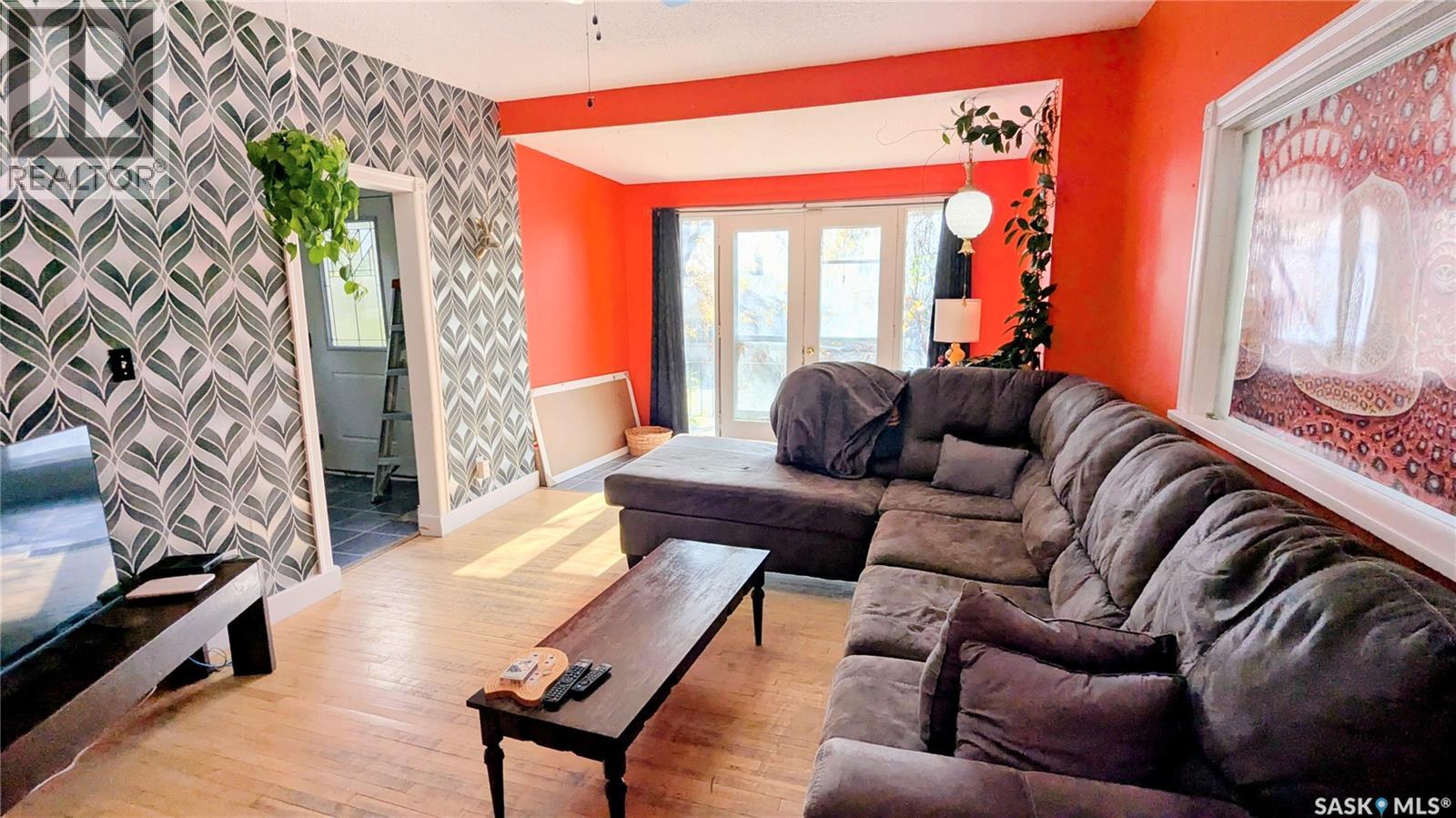 404 25th Street W, Saskatoon, Saskatchewan  S7L 0C8 - Photo 5 - SK020496
