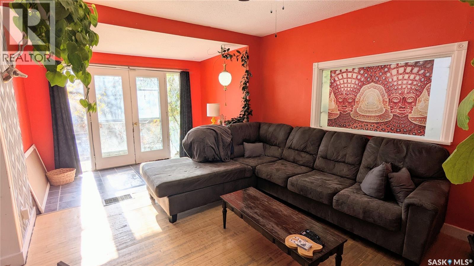 404 25th Street W, Saskatoon, Saskatchewan  S7L 0C8 - Photo 6 - SK020496