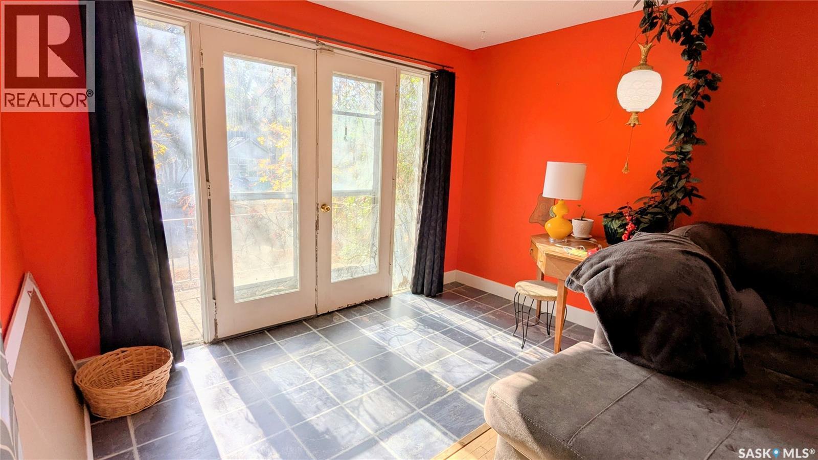 404 25th Street W, Saskatoon, Saskatchewan  S7L 0C8 - Photo 7 - SK020496