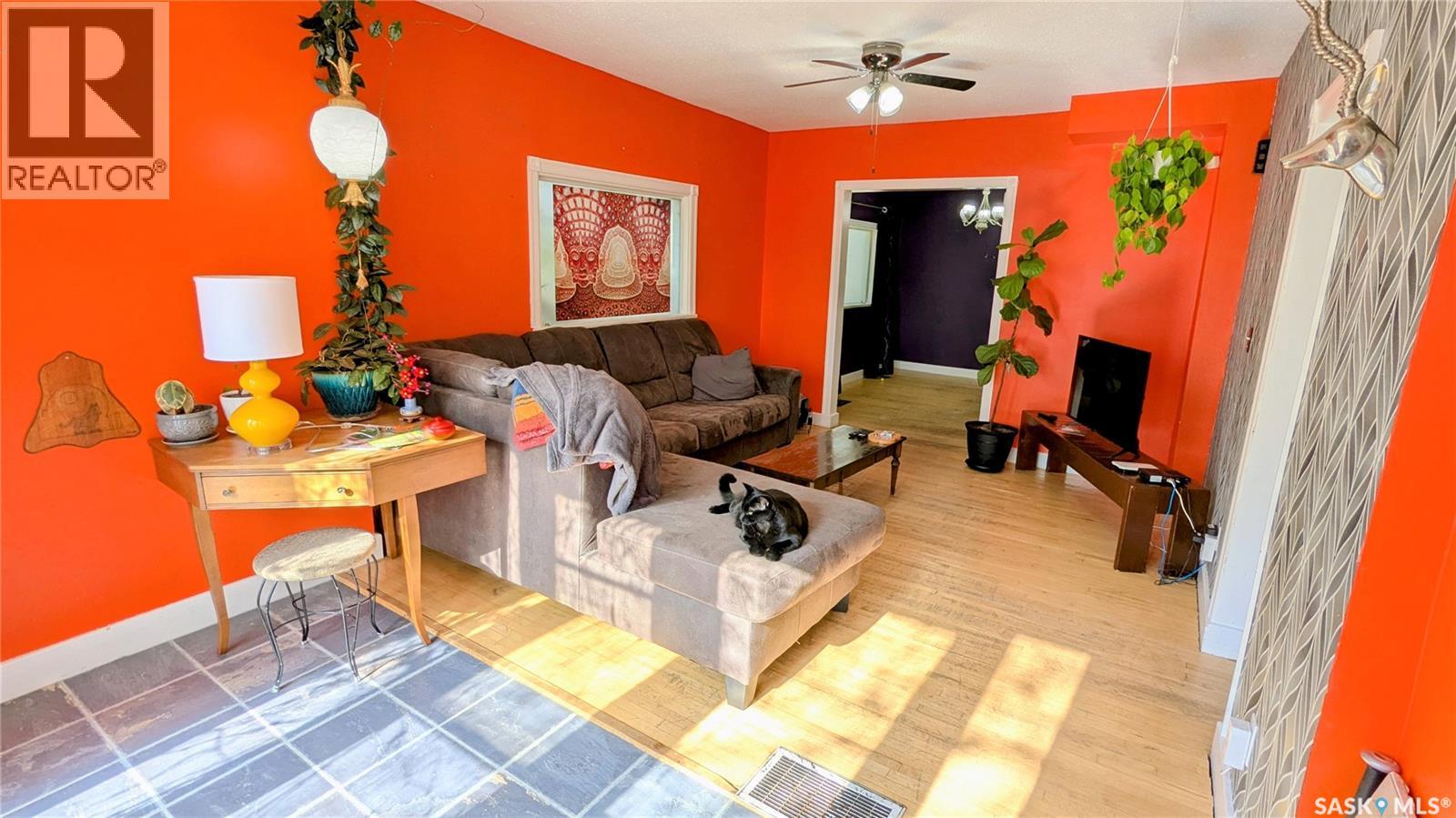 404 25th Street W, Saskatoon, Saskatchewan  S7L 0C8 - Photo 8 - SK020496