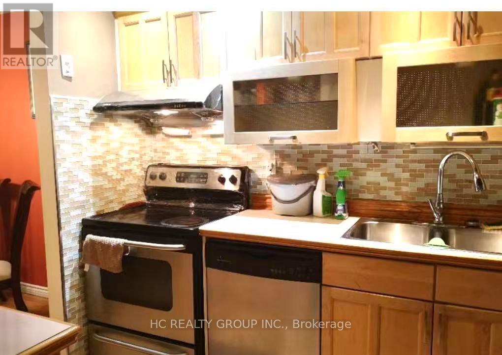 29 - 3025 Cedarglen Gate, Mississauga, Ontario  L5C 2V7 - Photo 8 - W12453414