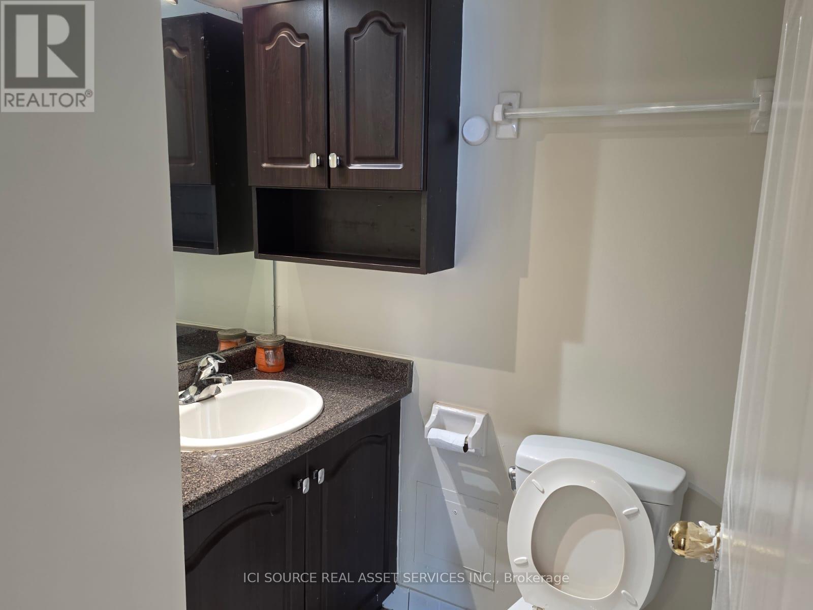 1710 - 350 Webb Drive, Mississauga, Ontario  L5B 3W4 - Photo 17 - W12453416
