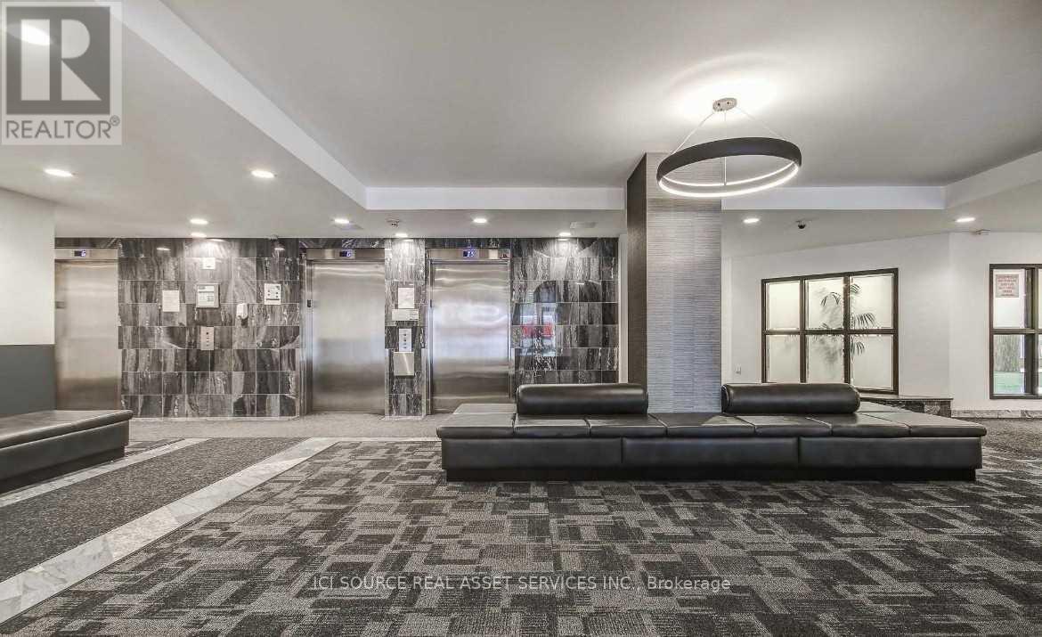 1710 - 350 Webb Drive, Mississauga, Ontario  L5B 3W4 - Photo 4 - W12453416