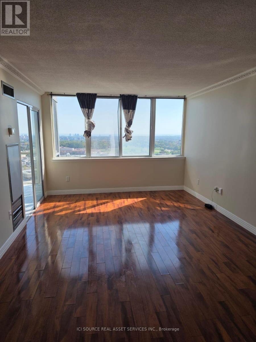 1710 - 350 Webb Drive, Mississauga, Ontario  L5B 3W4 - Photo 6 - W12453416