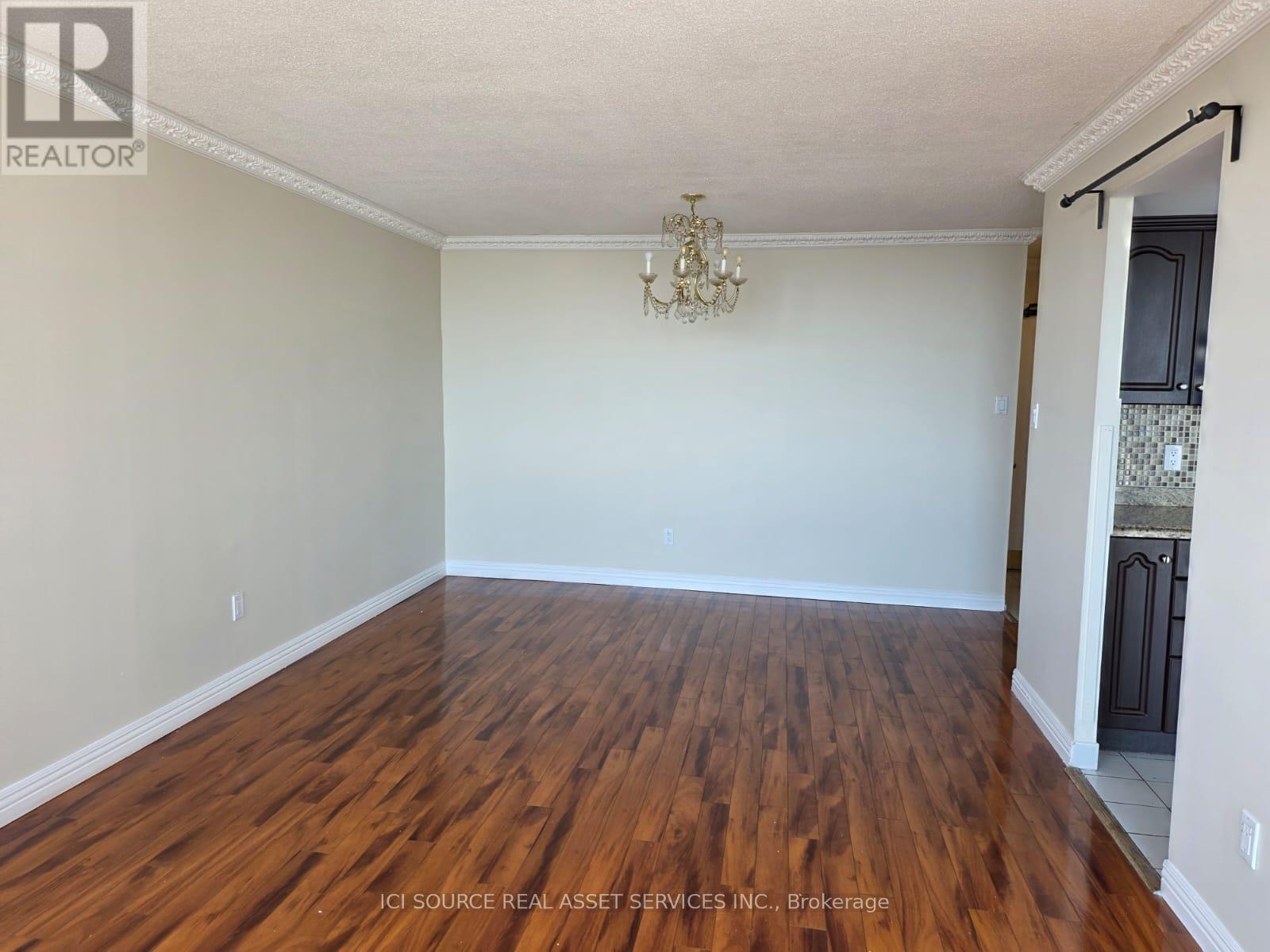 1710 - 350 Webb Drive, Mississauga, Ontario  L5B 3W4 - Photo 7 - W12453416