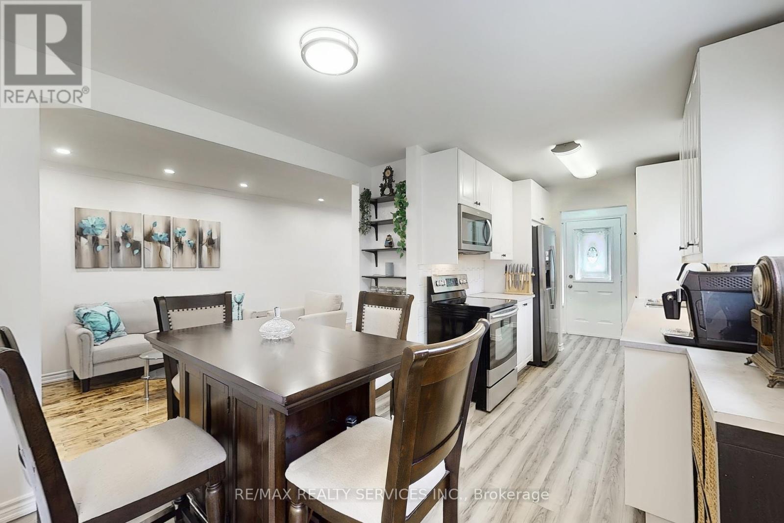 10 Minton Place, Brampton, Ontario  L6S 2S7 - Photo 18 - W12453420