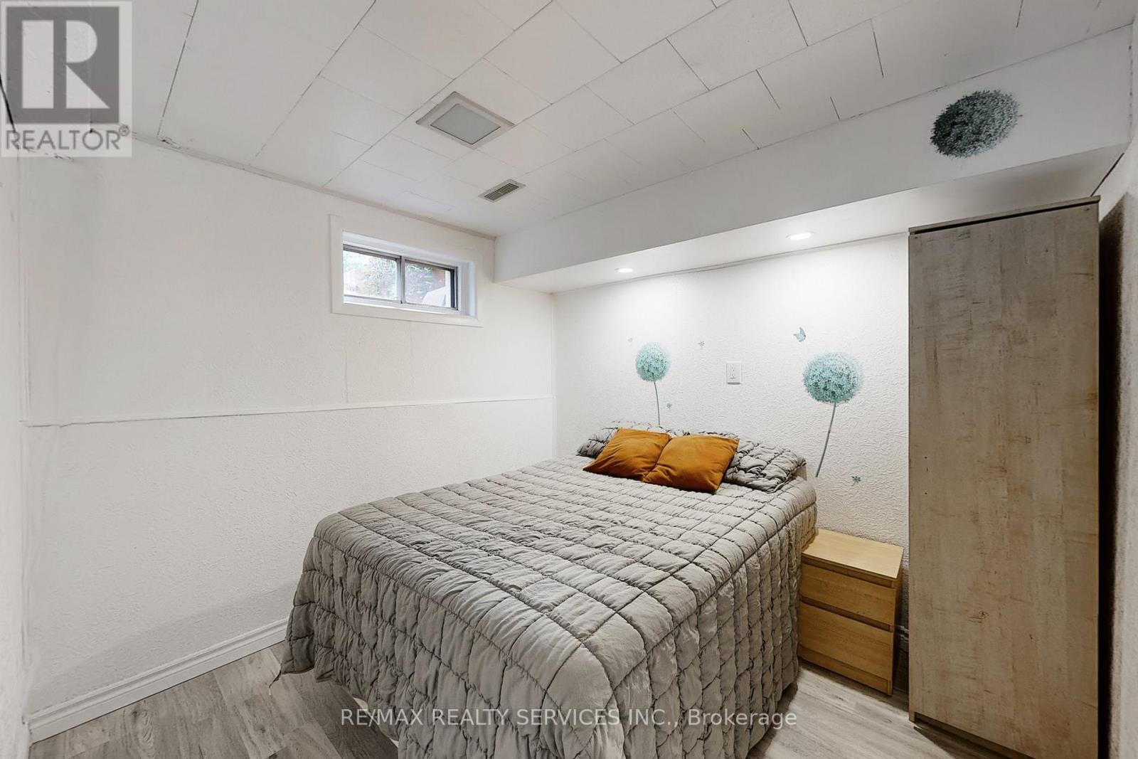 10 Minton Place, Brampton, Ontario  L6S 2S7 - Photo 36 - W12453420