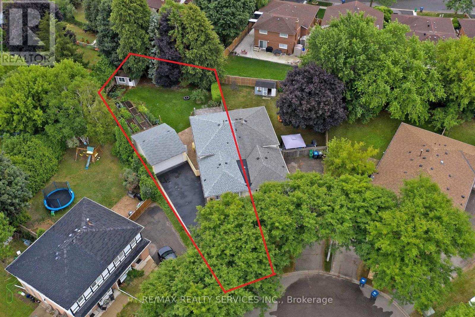 10 Minton Place, Brampton, Ontario  L6S 2S7 - Photo 42 - W12453420