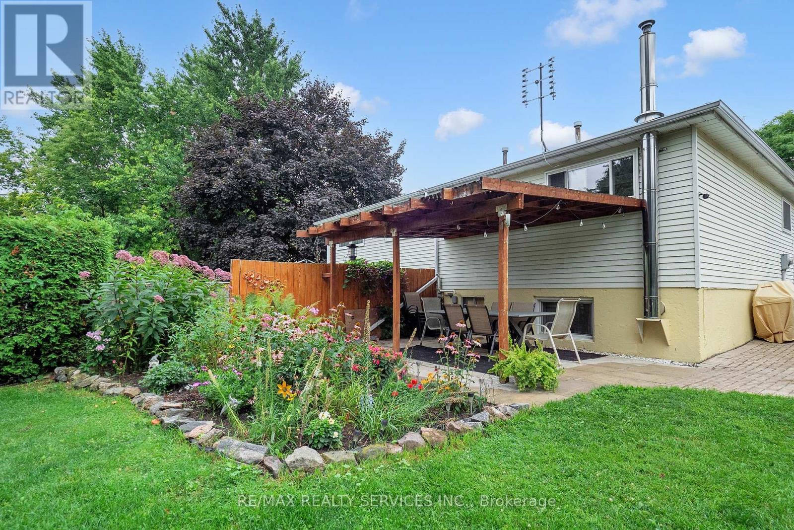 10 Minton Place, Brampton, Ontario  L6S 2S7 - Photo 43 - W12453420