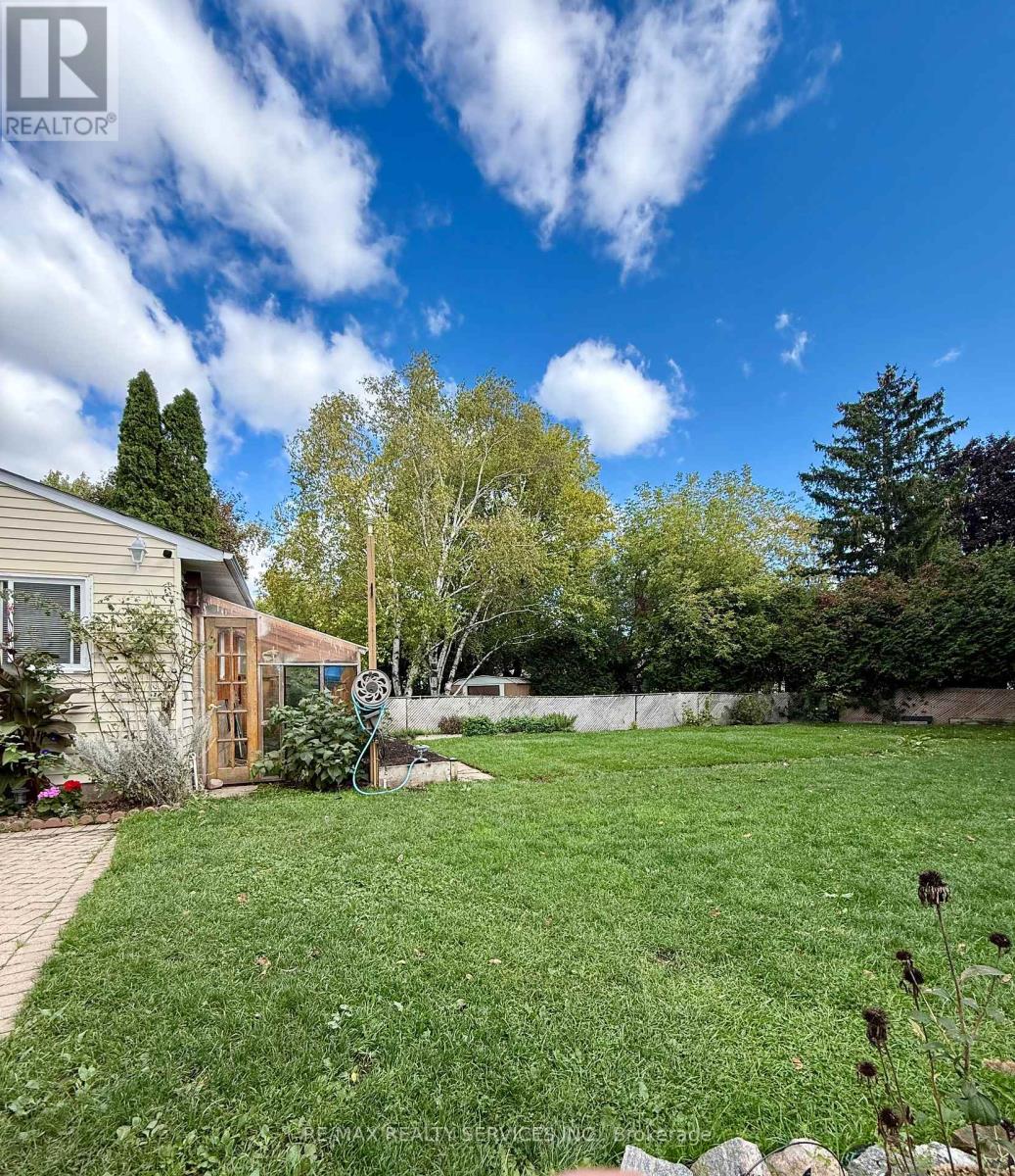 10 Minton Place, Brampton, Ontario  L6S 2S7 - Photo 47 - W12453420