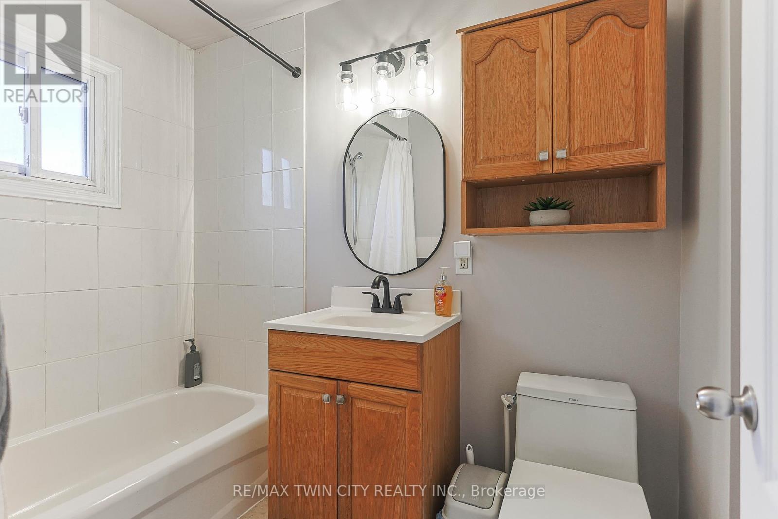 83 Baldwin Avenue, Brantford, Ontario  N3S 1H9 - Photo 13 - X12453394