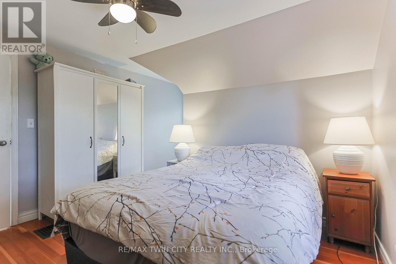 83 Baldwin Avenue, Brantford, Ontario  N3S 1H9 - Photo 17 - X12453394