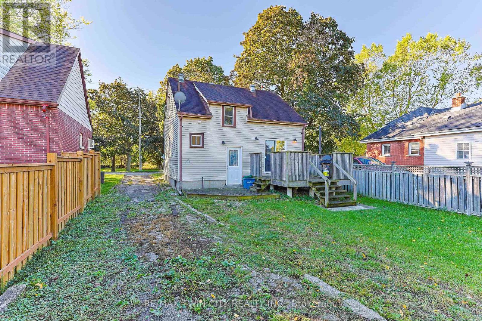 83 Baldwin Avenue, Brantford, Ontario  N3S 1H9 - Photo 27 - X12453394