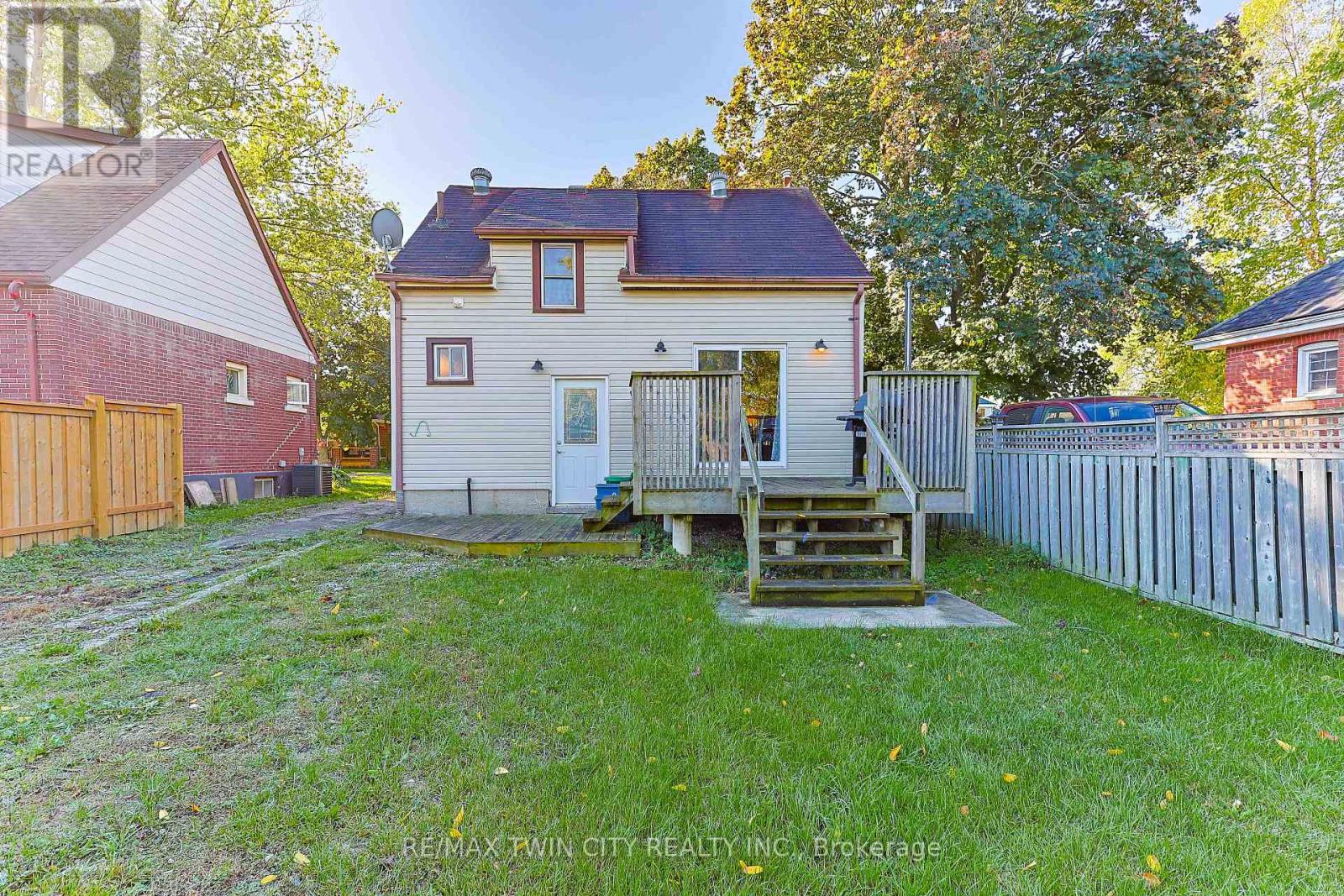 83 Baldwin Avenue, Brantford, Ontario  N3S 1H9 - Photo 28 - X12453394