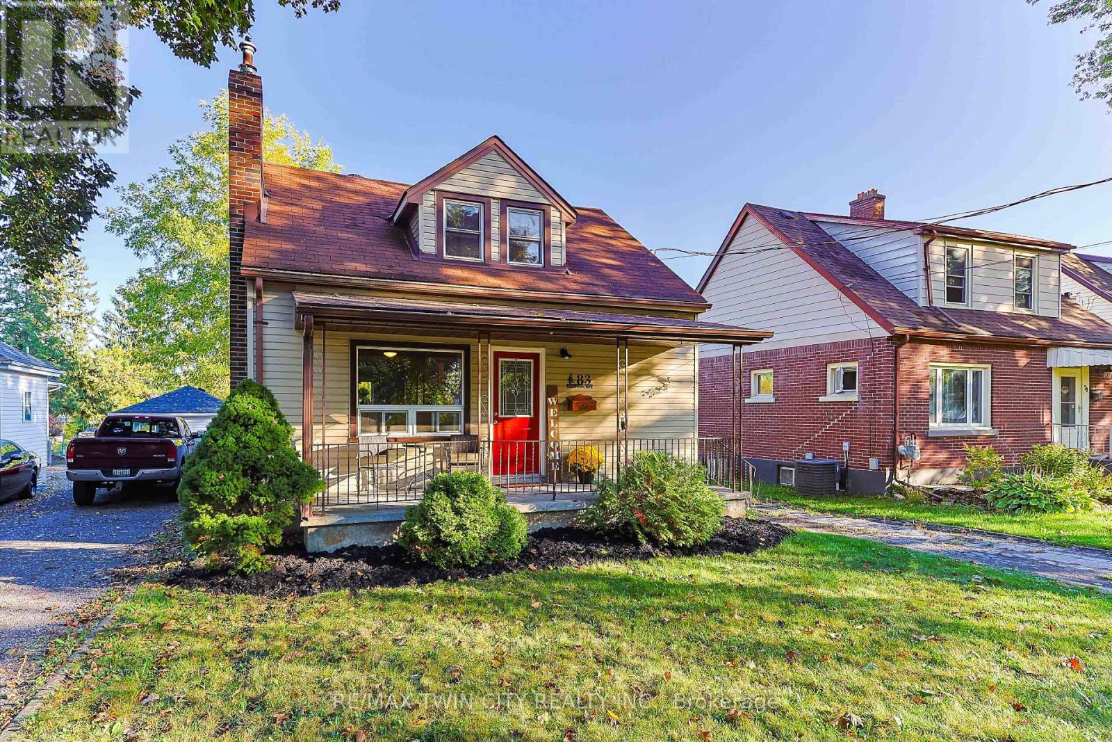 83 Baldwin Avenue, Brantford, Ontario  N3S 1H9 - Photo 3 - X12453394