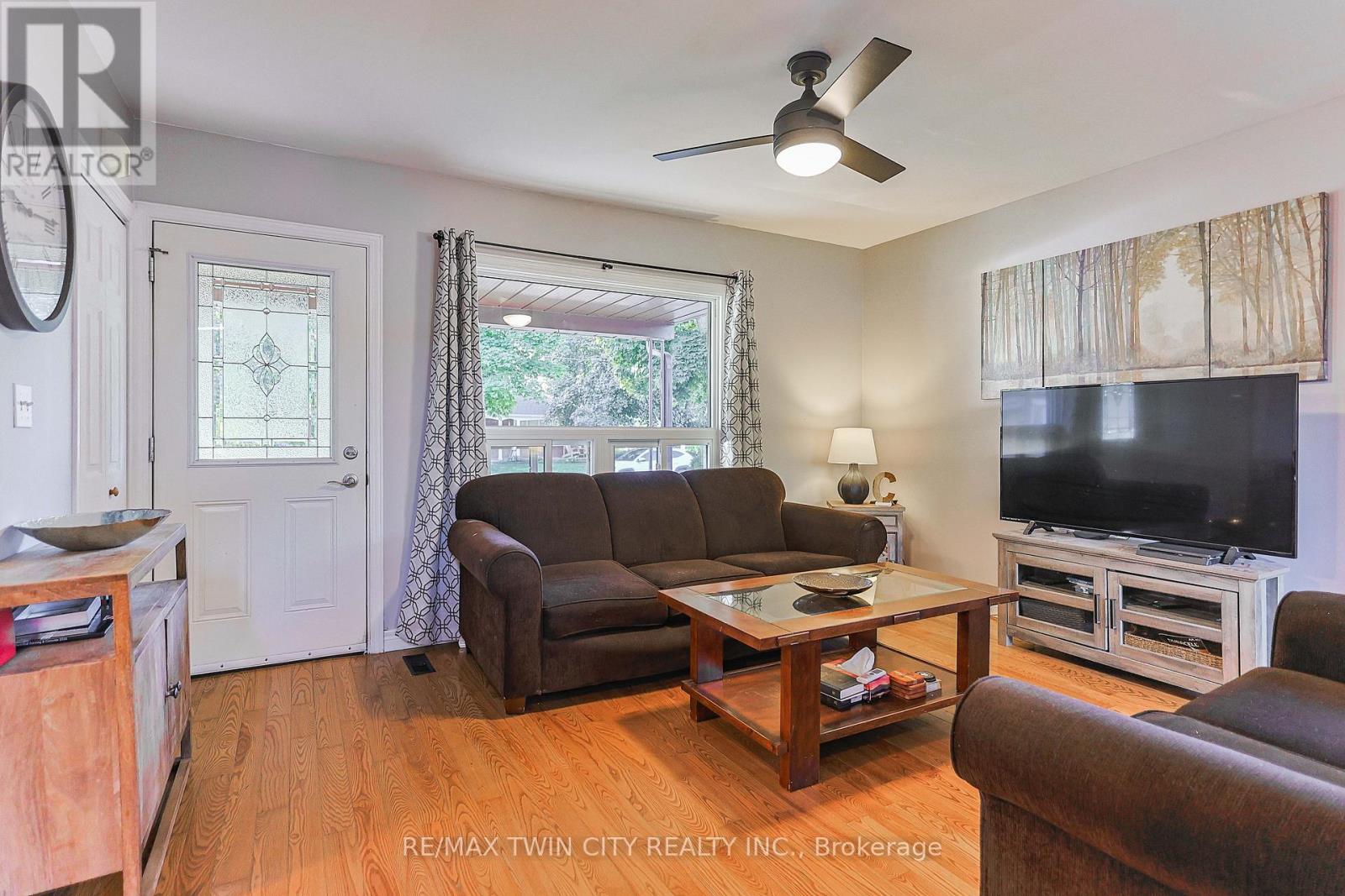83 Baldwin Avenue, Brantford, Ontario  N3S 1H9 - Photo 5 - X12453394