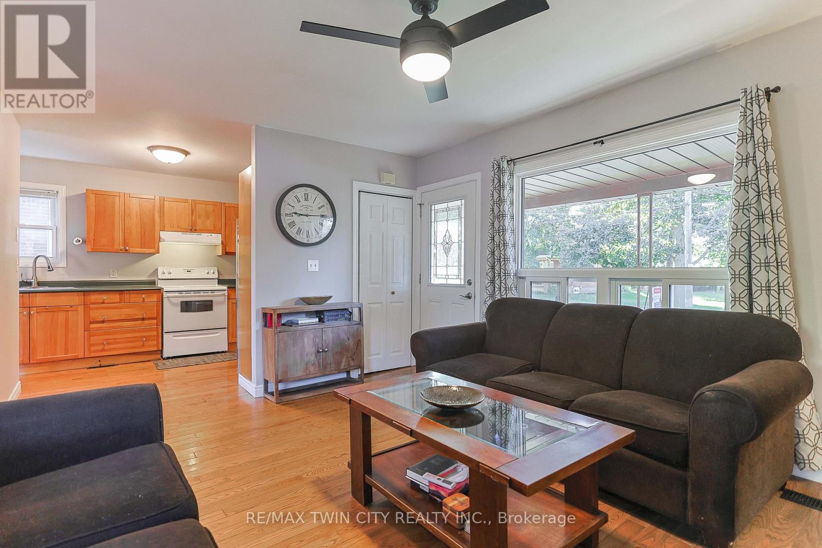 83 Baldwin Avenue, Brantford, Ontario  N3S 1H9 - Photo 7 - X12453394