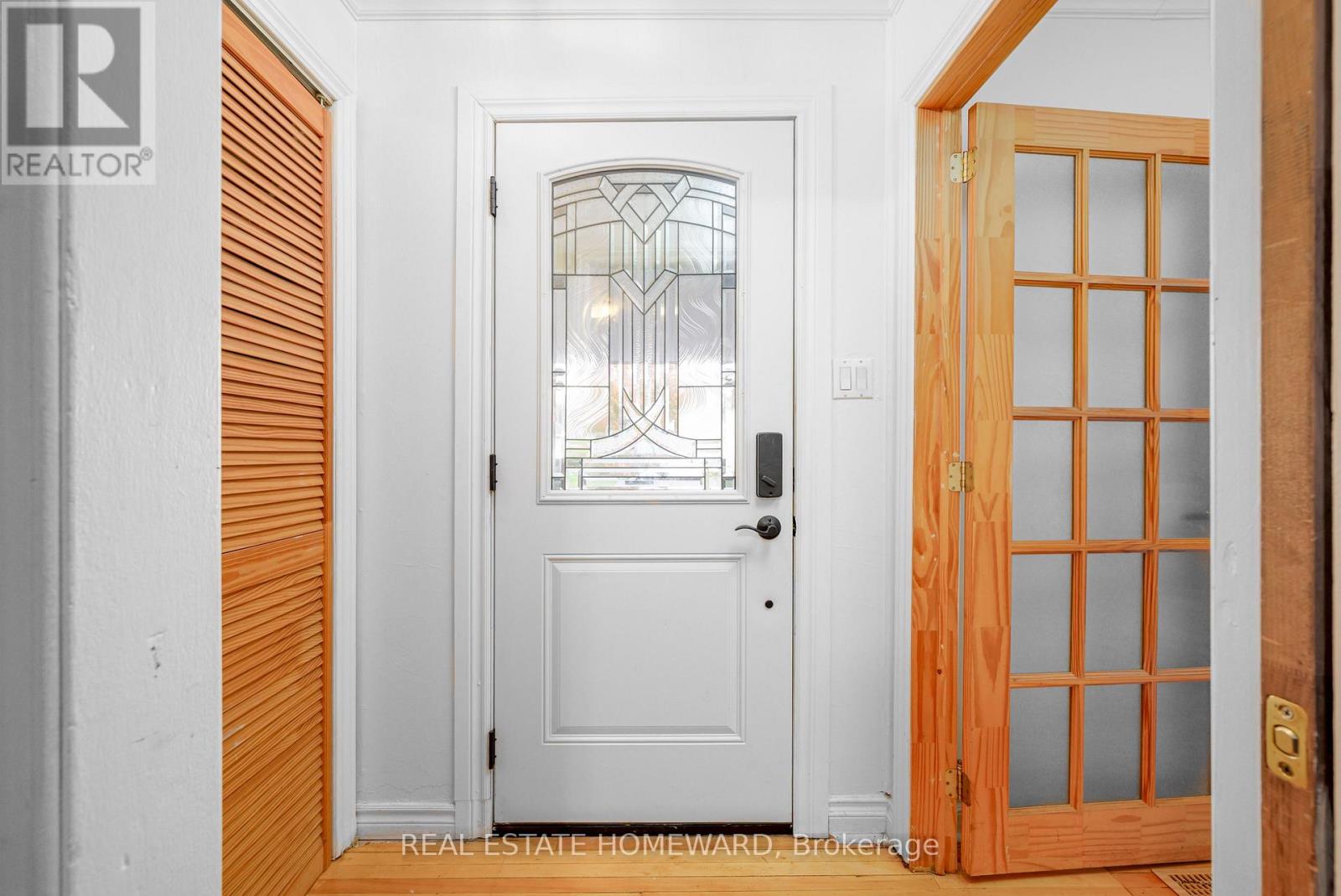 521 O'connell Road, Peterborough, Ontario  K9J 4E2 - Photo 4 - X12453415