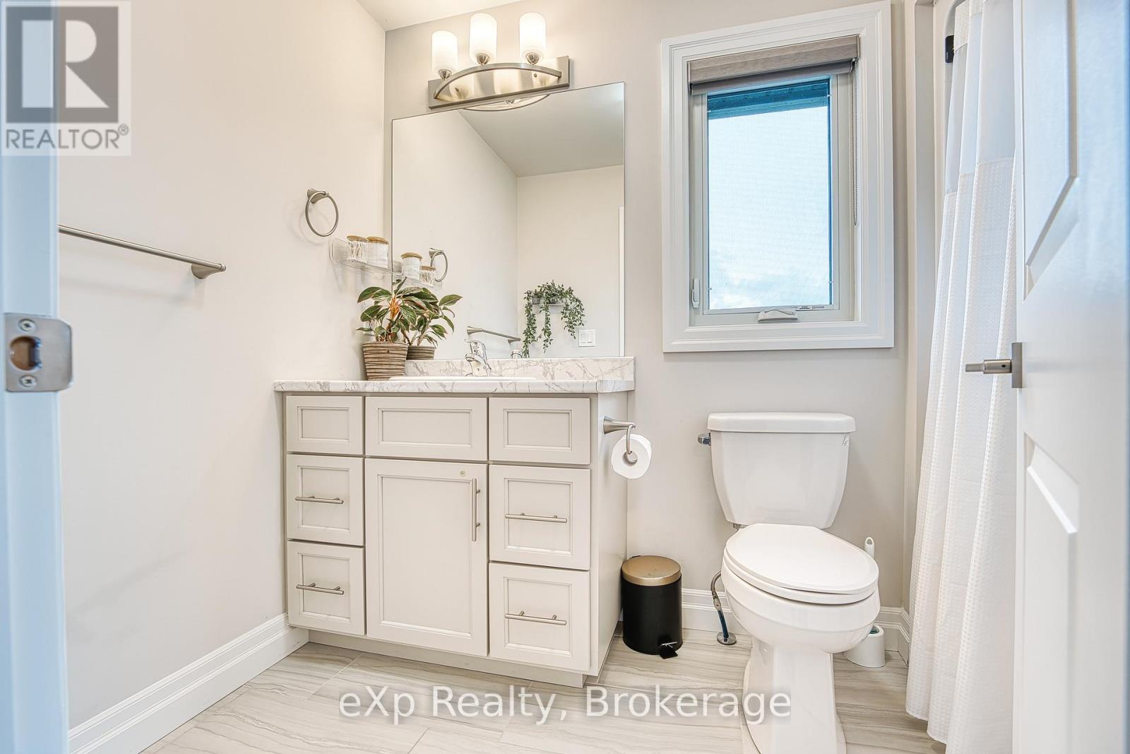467 Devonshire Road, Saugeen Shores, Ontario  N0H 2C0 - Photo 24 - X12453444