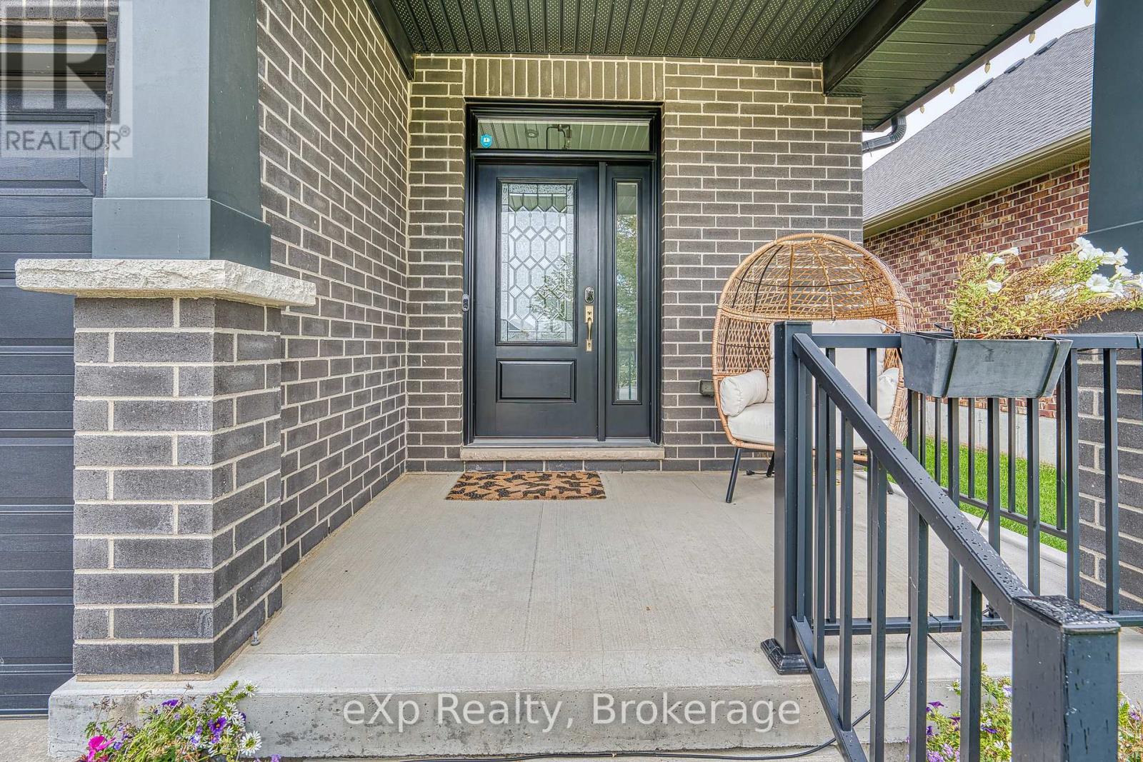467 Devonshire Road, Saugeen Shores, Ontario  N0H 2C0 - Photo 8 - X12453444